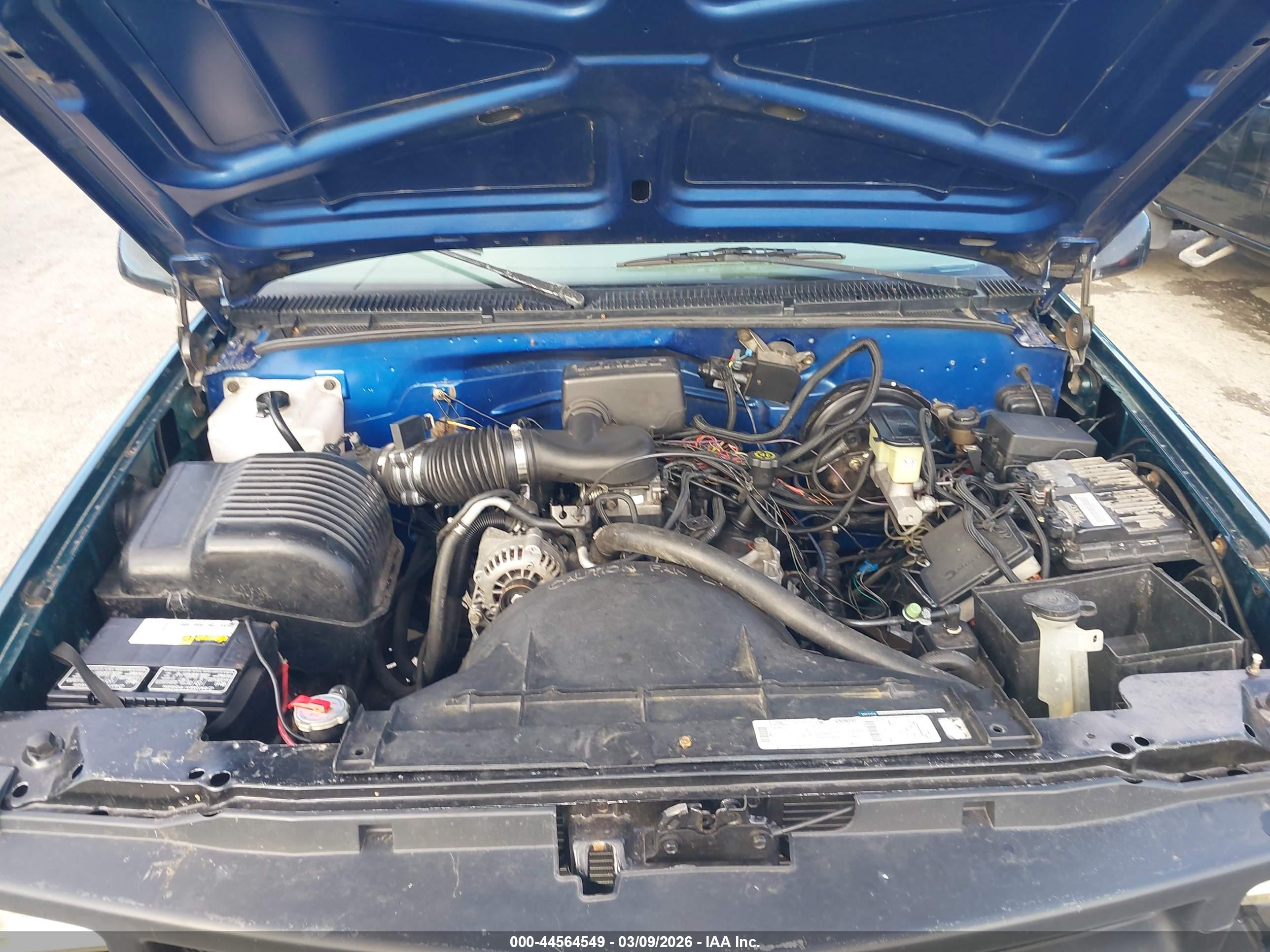 CHEVROLET C1500 image 10