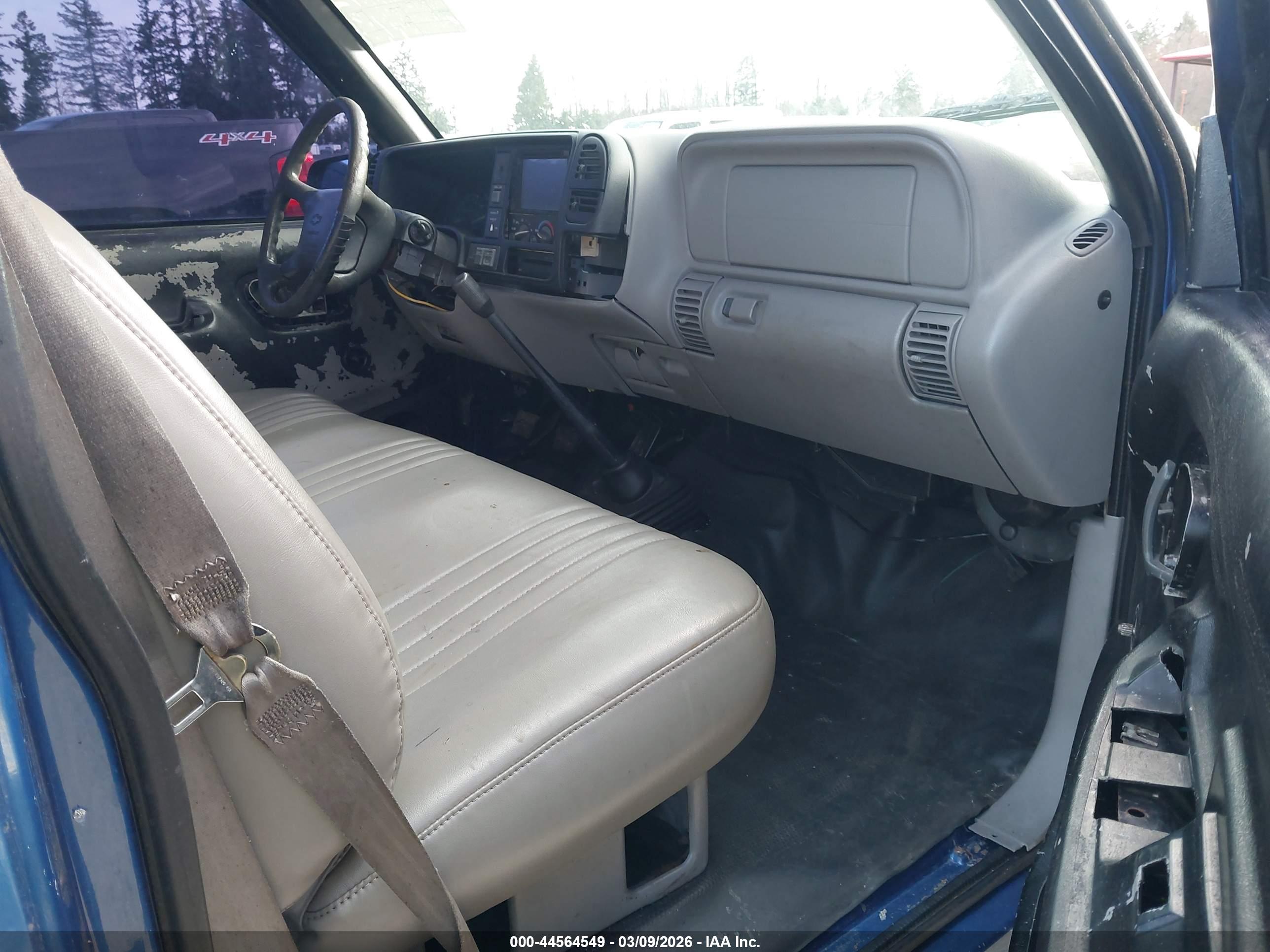 CHEVROLET C1500 image 5