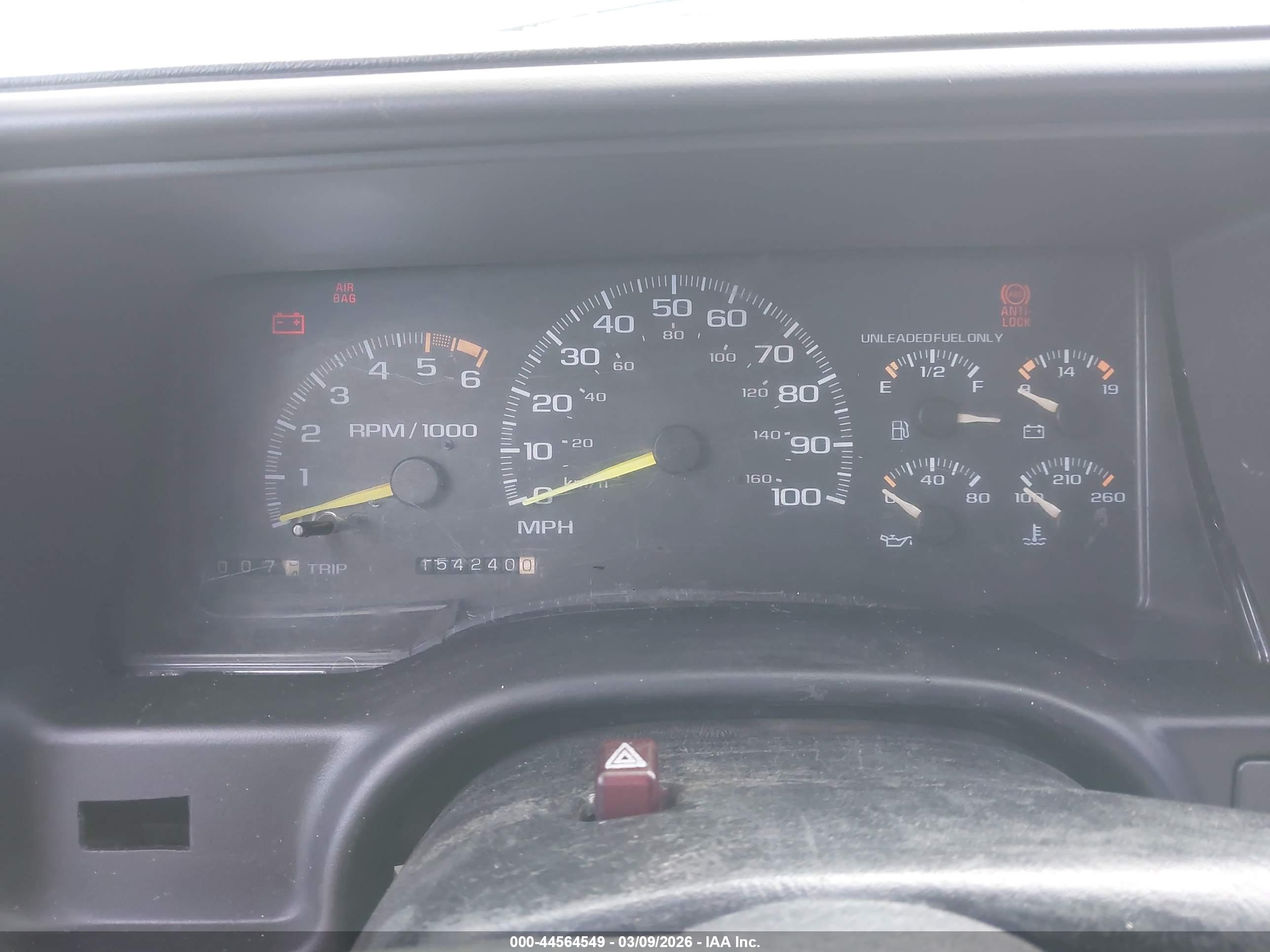CHEVROLET C1500 image 7