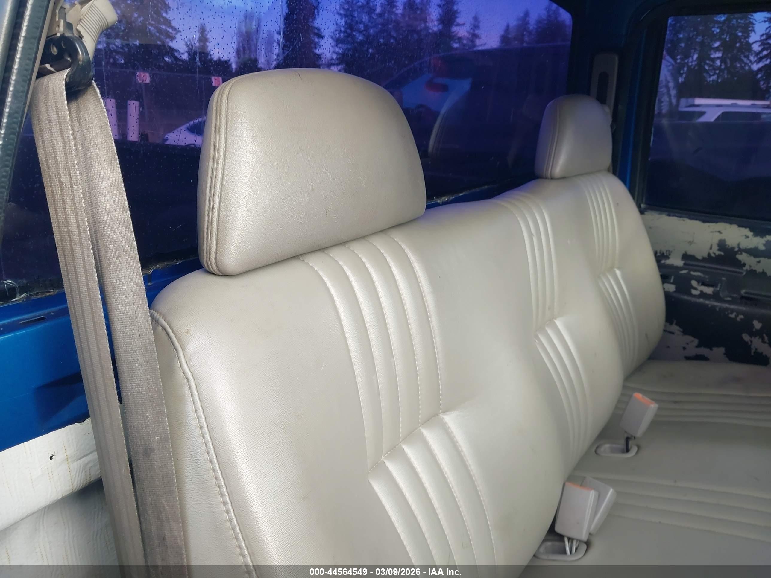 CHEVROLET C1500 image 8