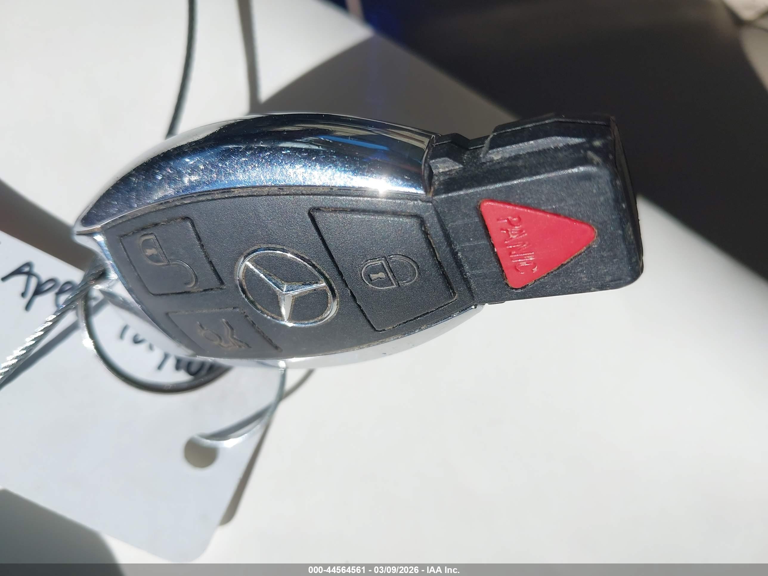 MERCEDES-BENZ E image 11