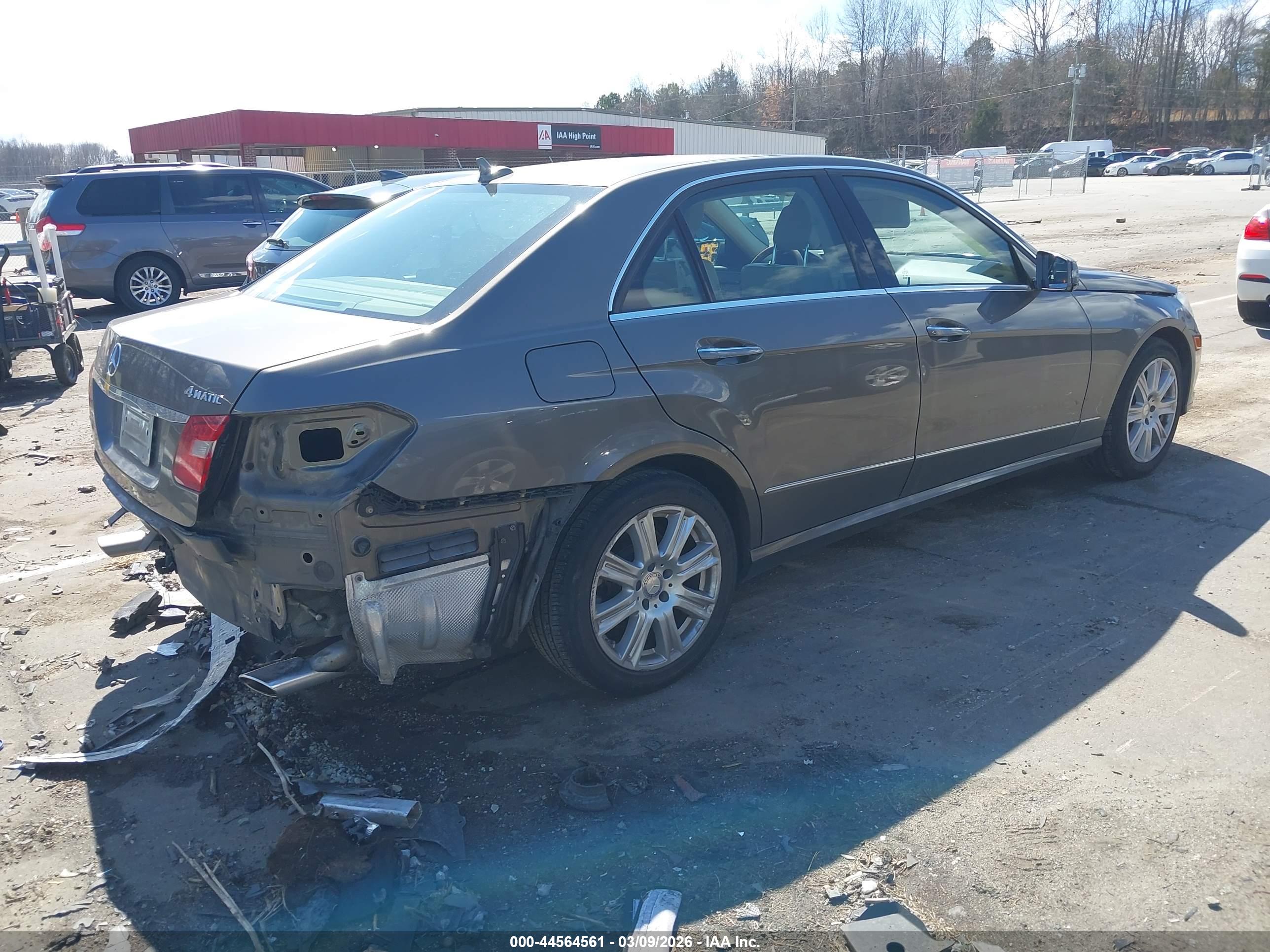 MERCEDES-BENZ E image 4