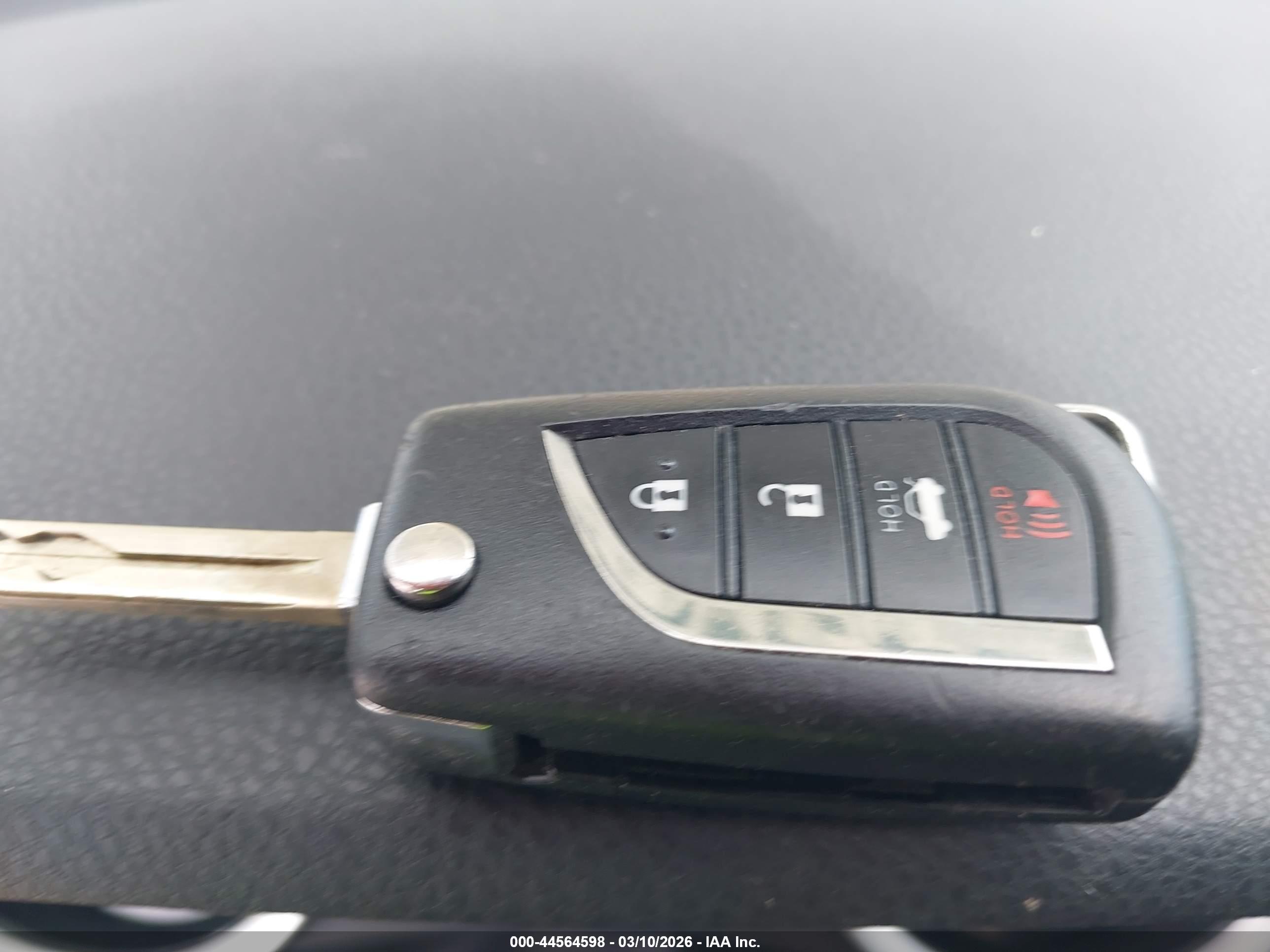 TOYOTA CAMRY image 11