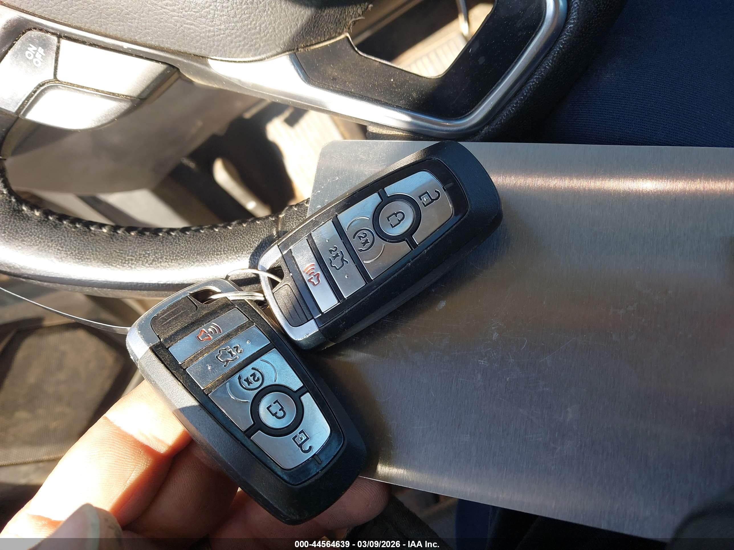 FORD FUSION image 11