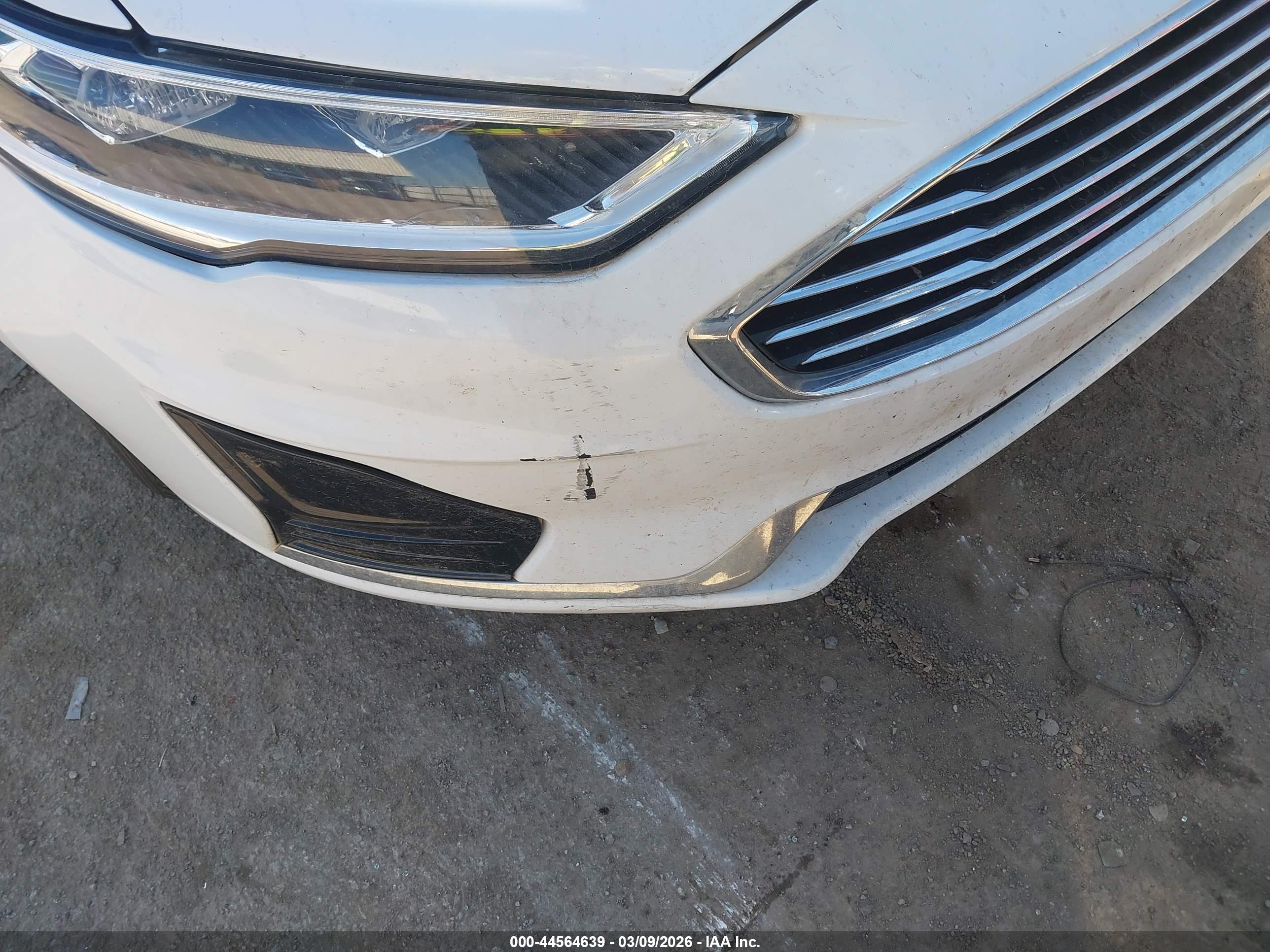 FORD FUSION image 6