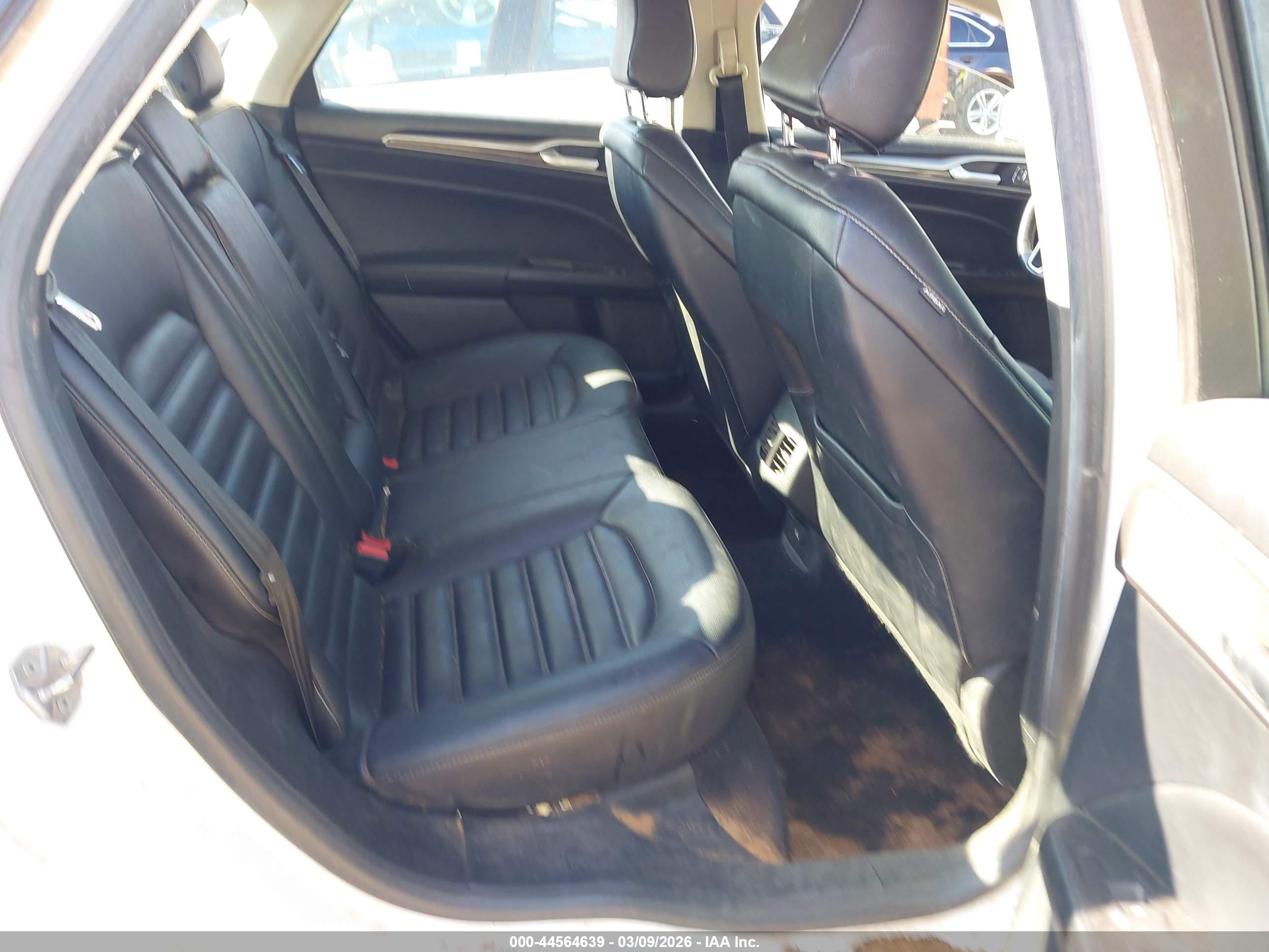 FORD FUSION image 8