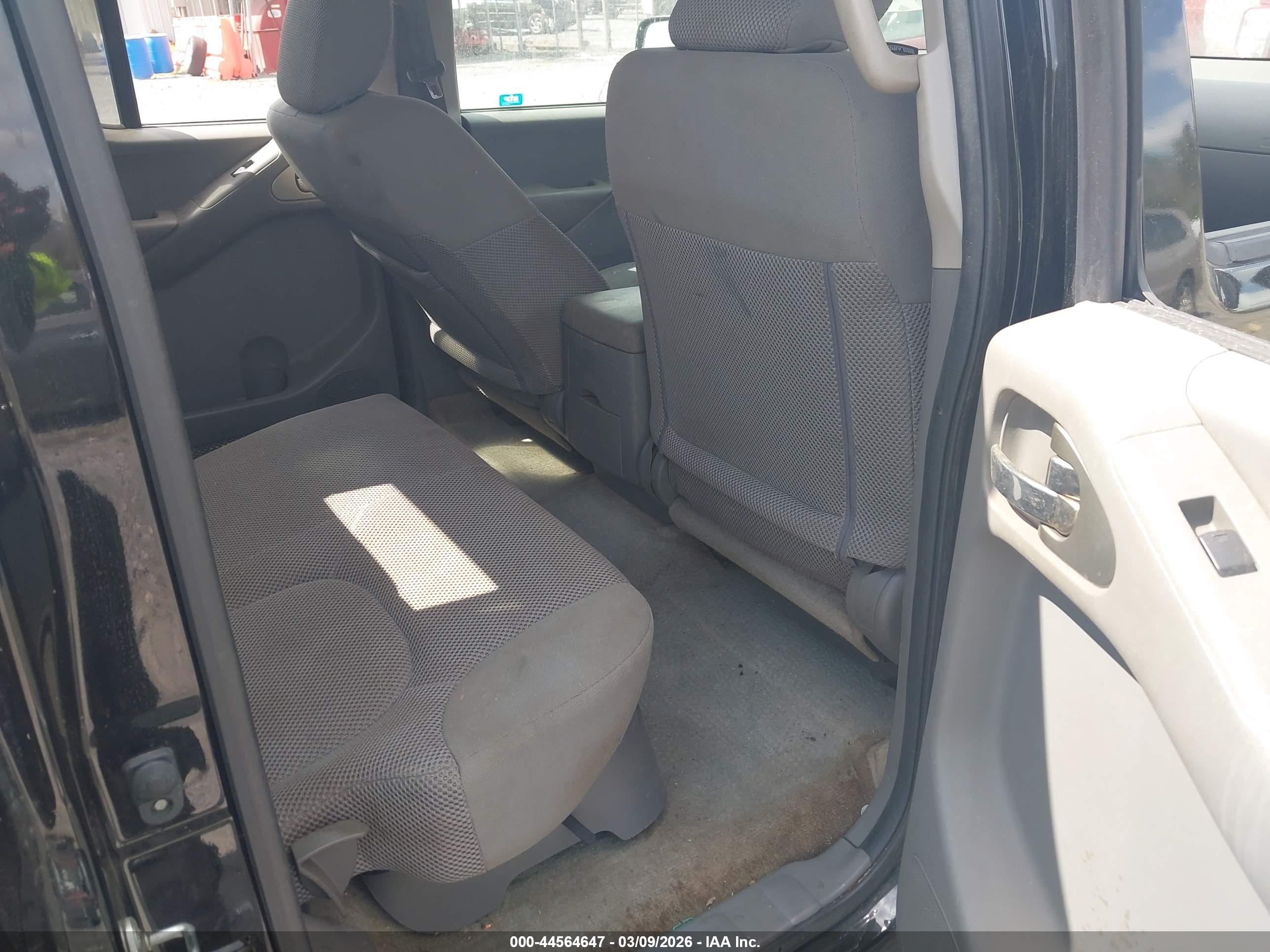 NISSAN FRONTIER image 8