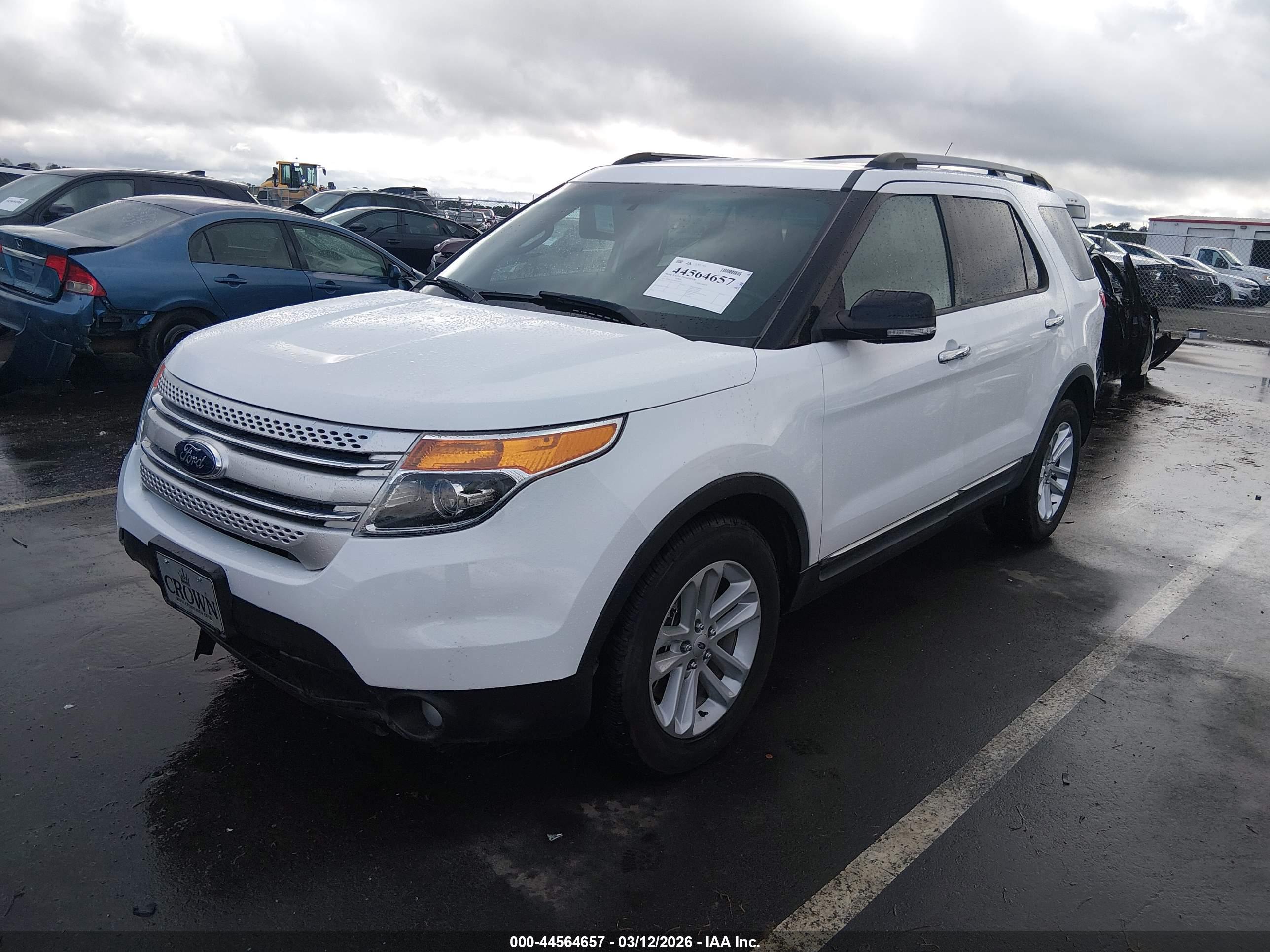 FORD EXPLORER image 2