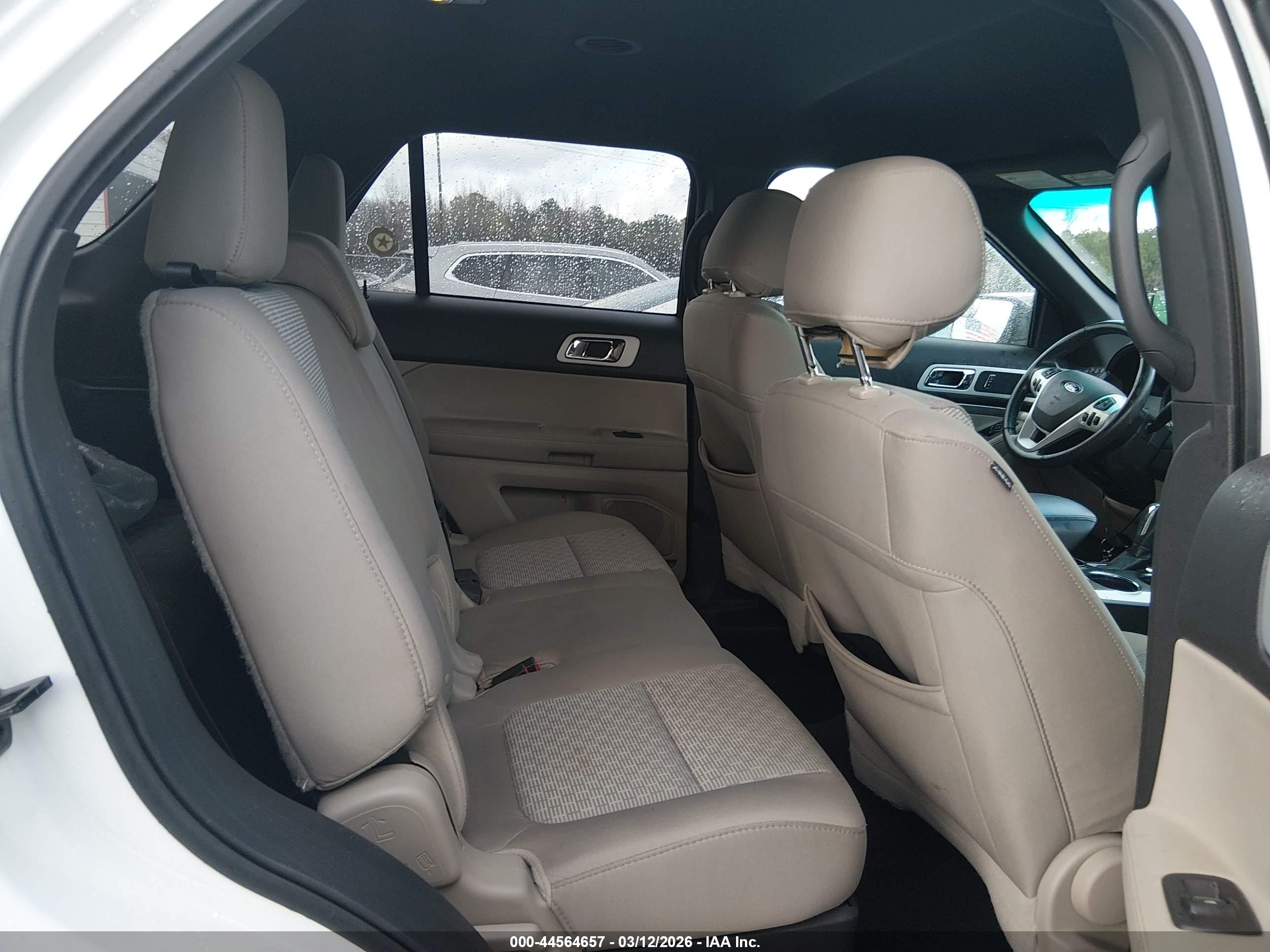 FORD EXPLORER image 8