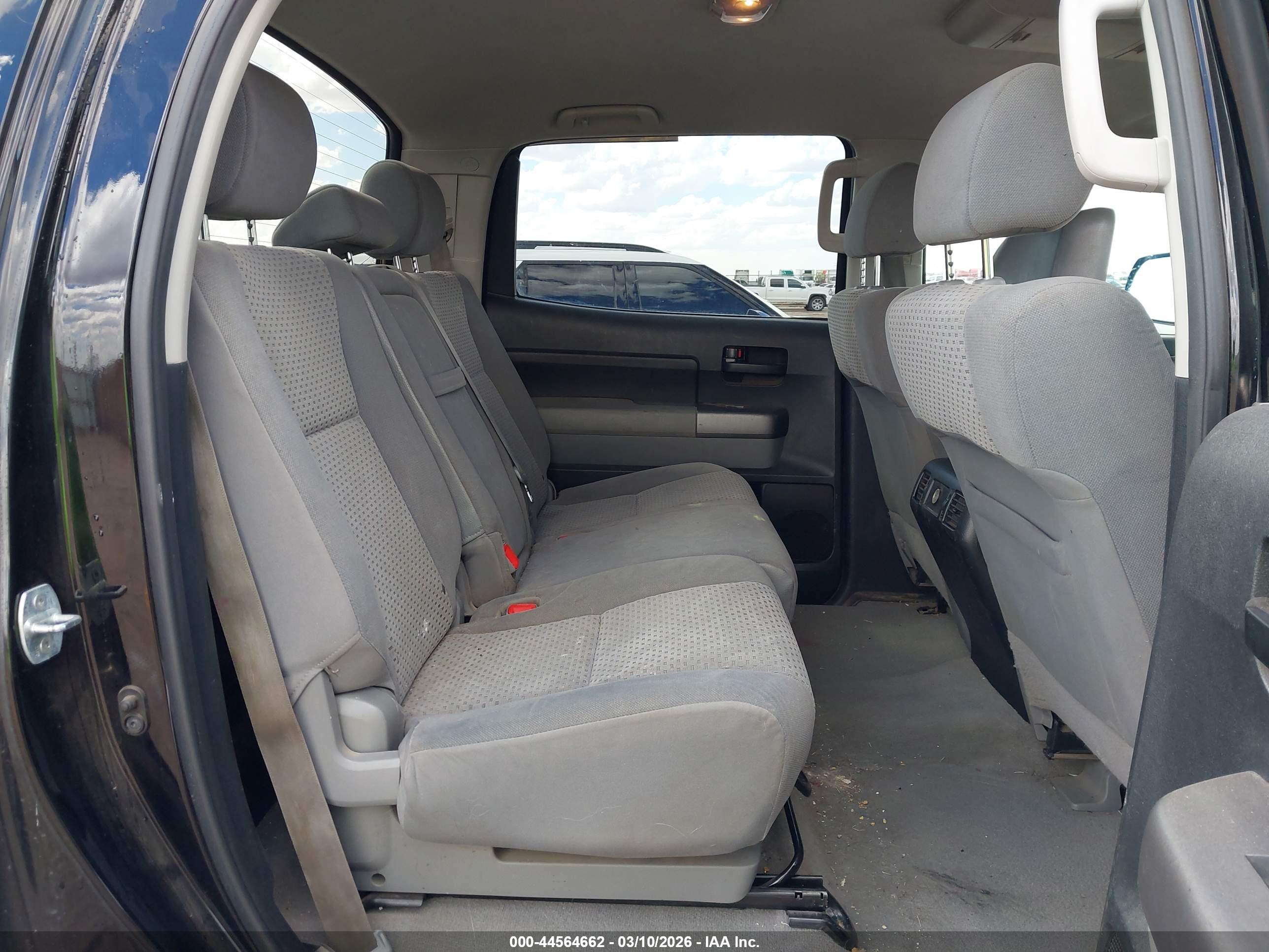 TOYOTA TUNDRA image 8