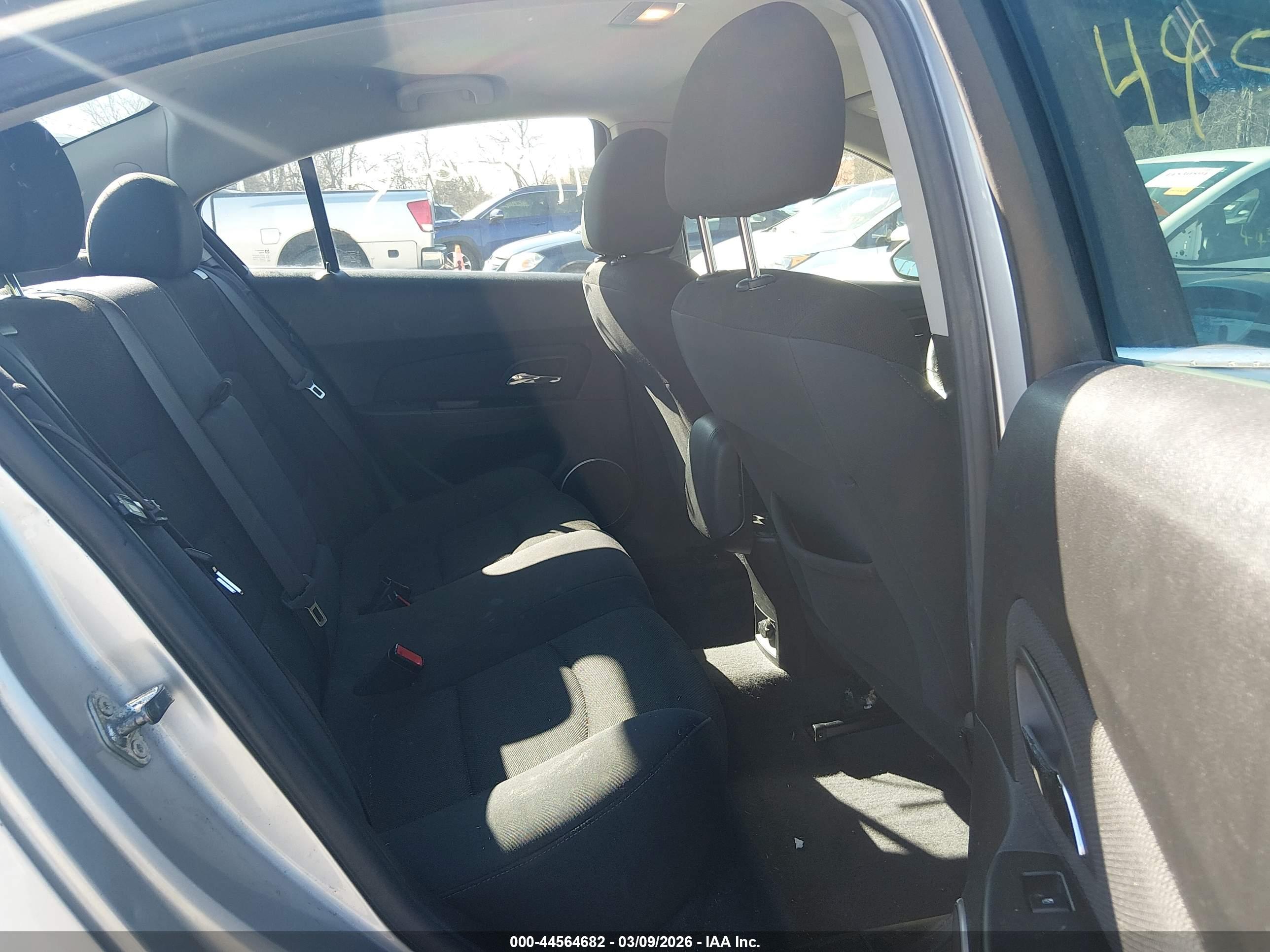 CHEVROLET CRUZE image 8