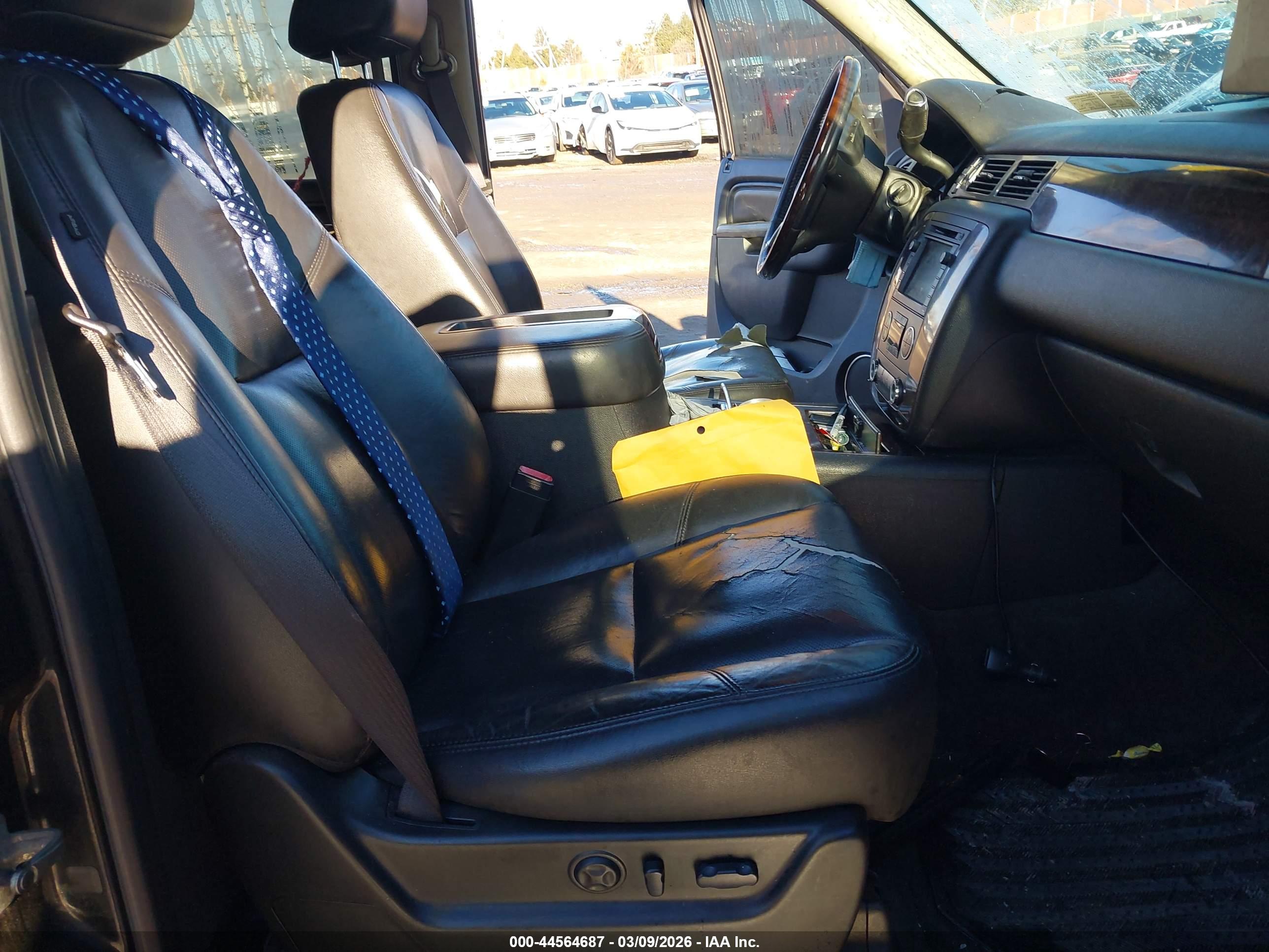GMC YUKON image 5