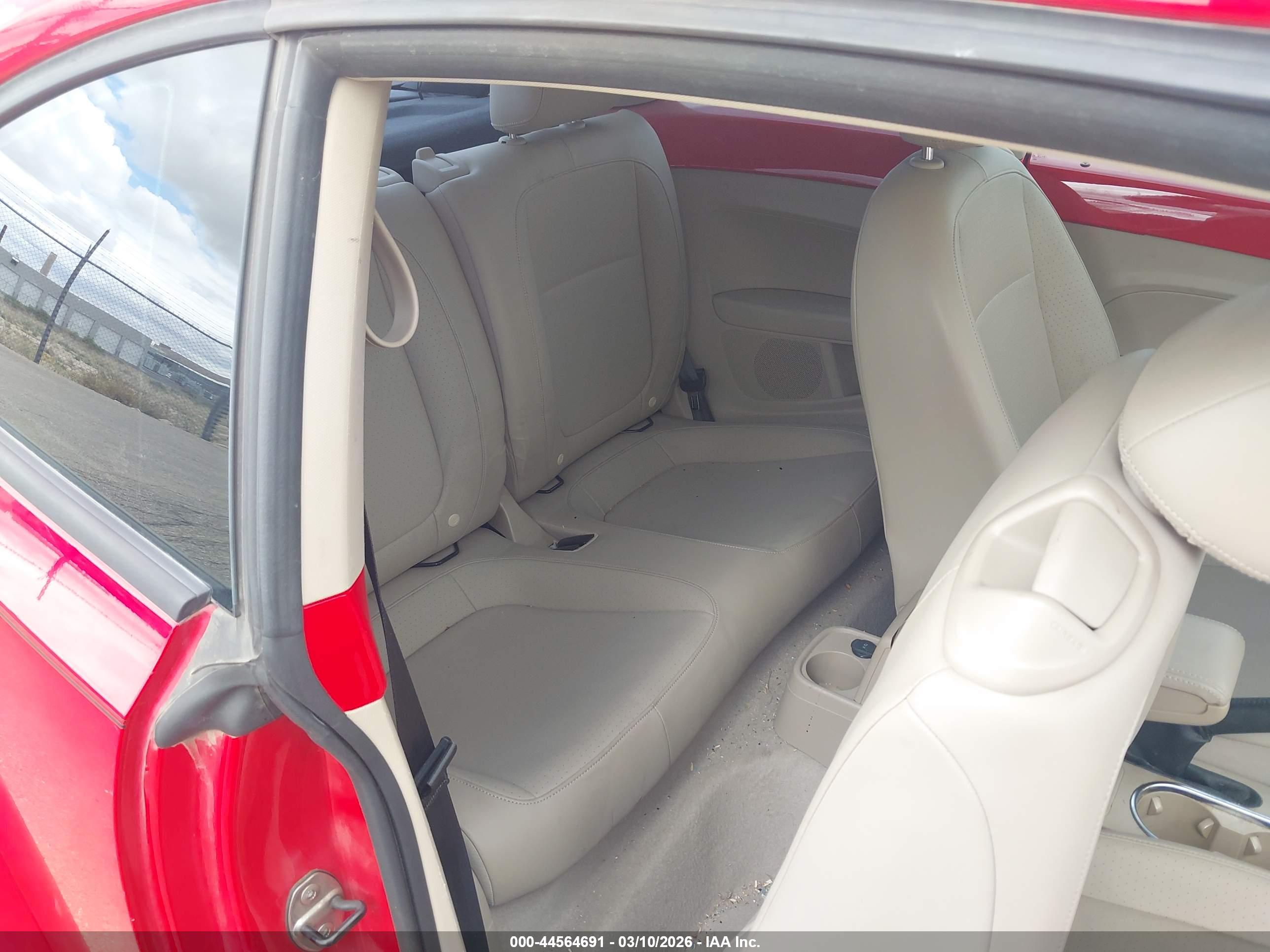 VOLKSWAGEN BEETLE image 8