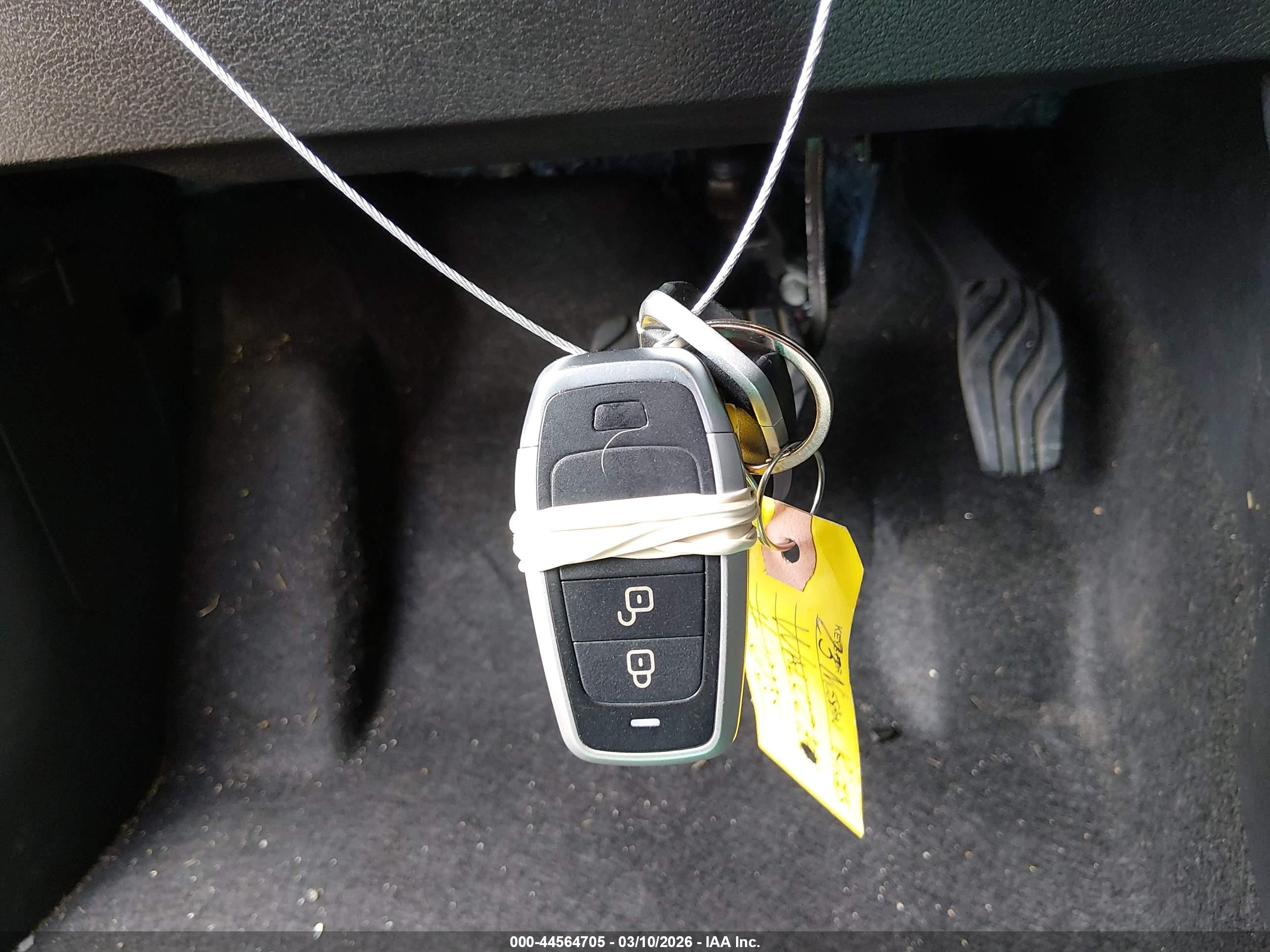NISSAN KICKS image 11