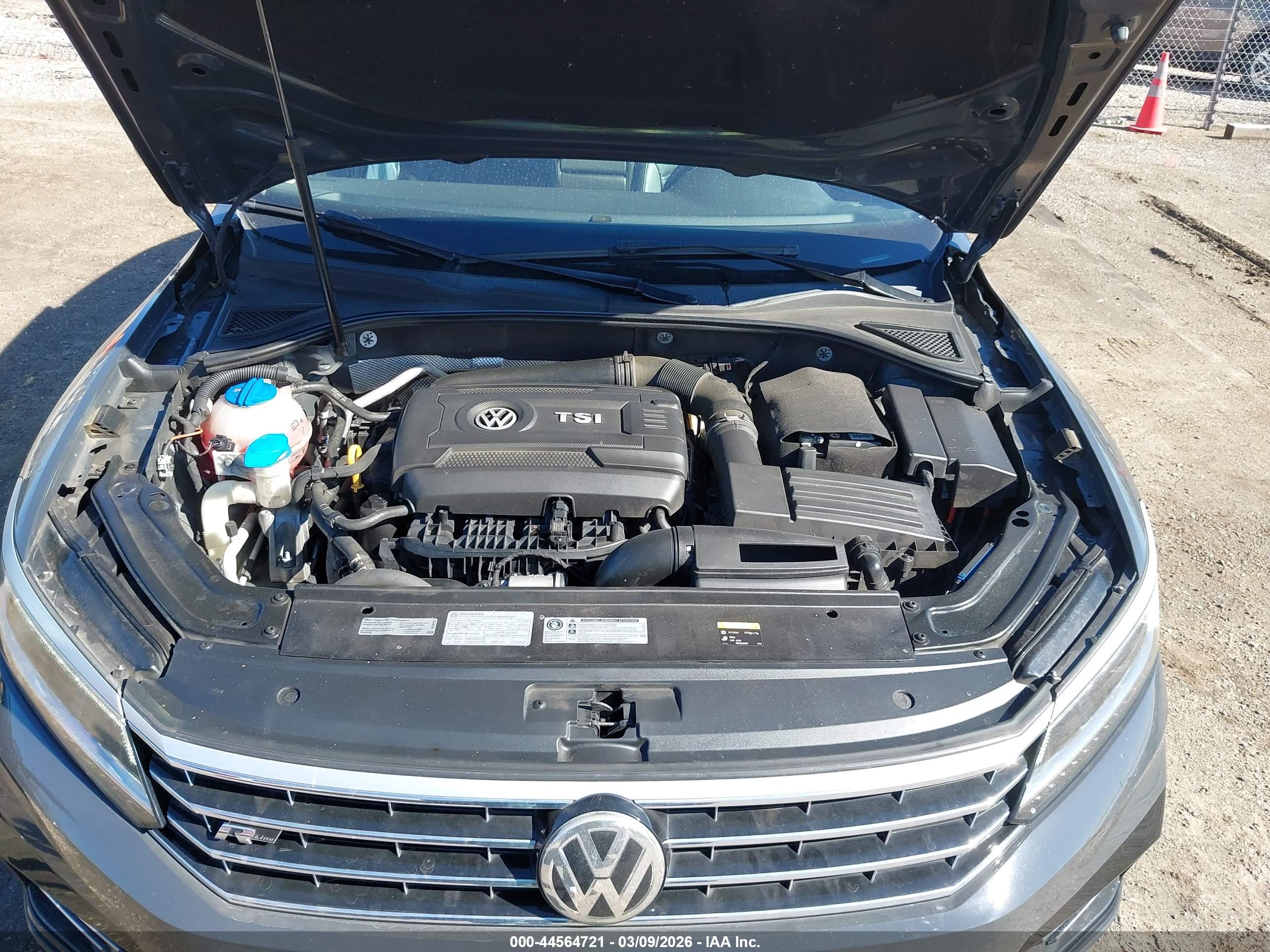 VOLKSWAGEN PASSAT image 10