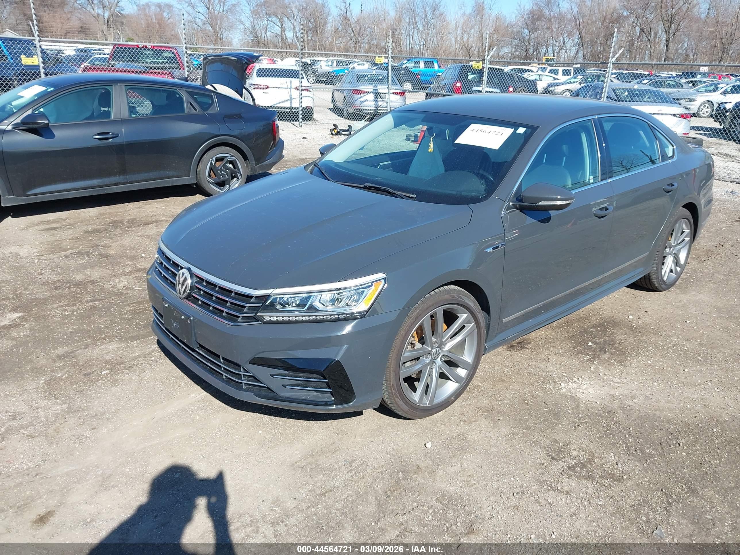 VOLKSWAGEN PASSAT image 2
