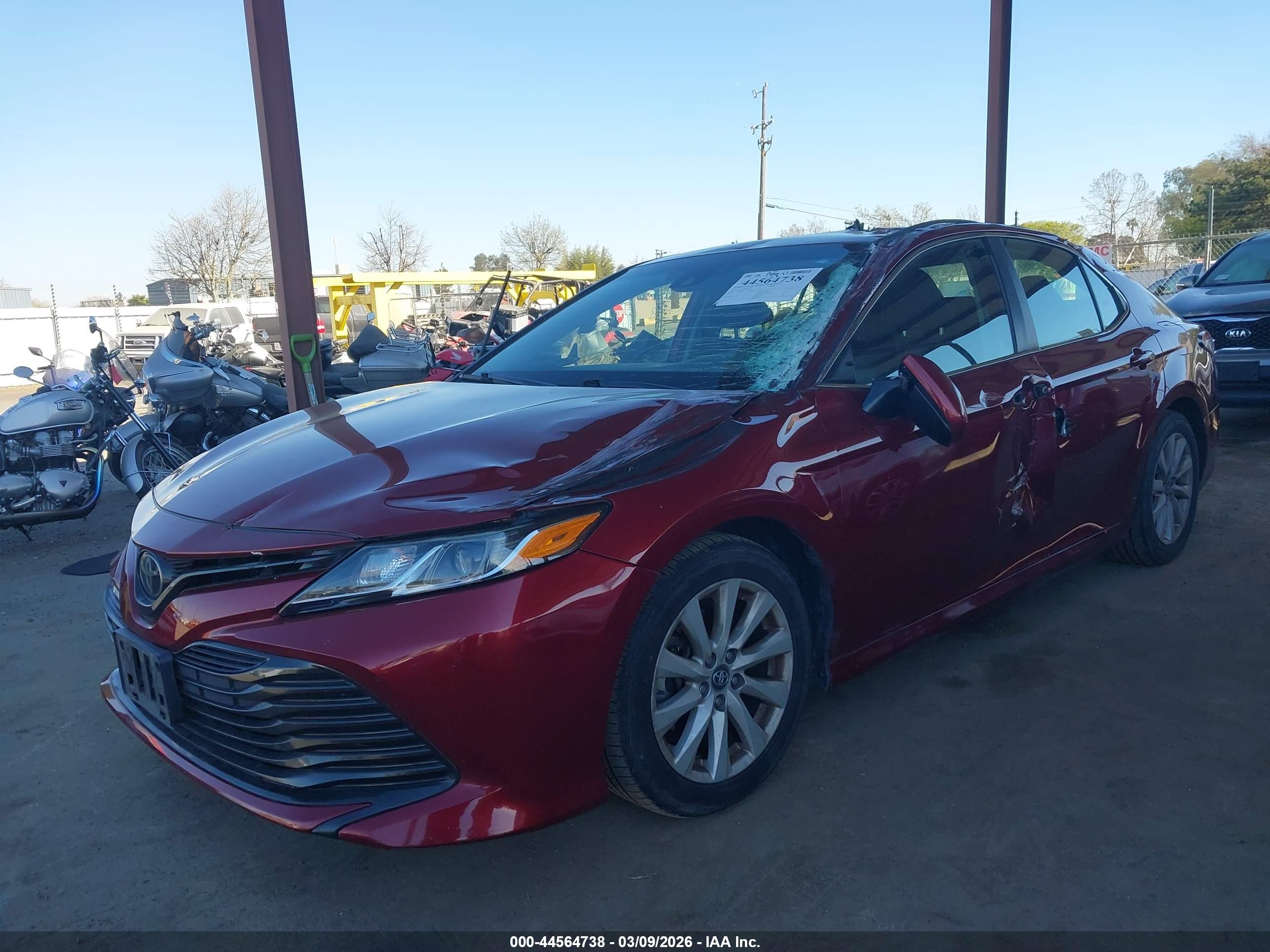 TOYOTA CAMRY image 2