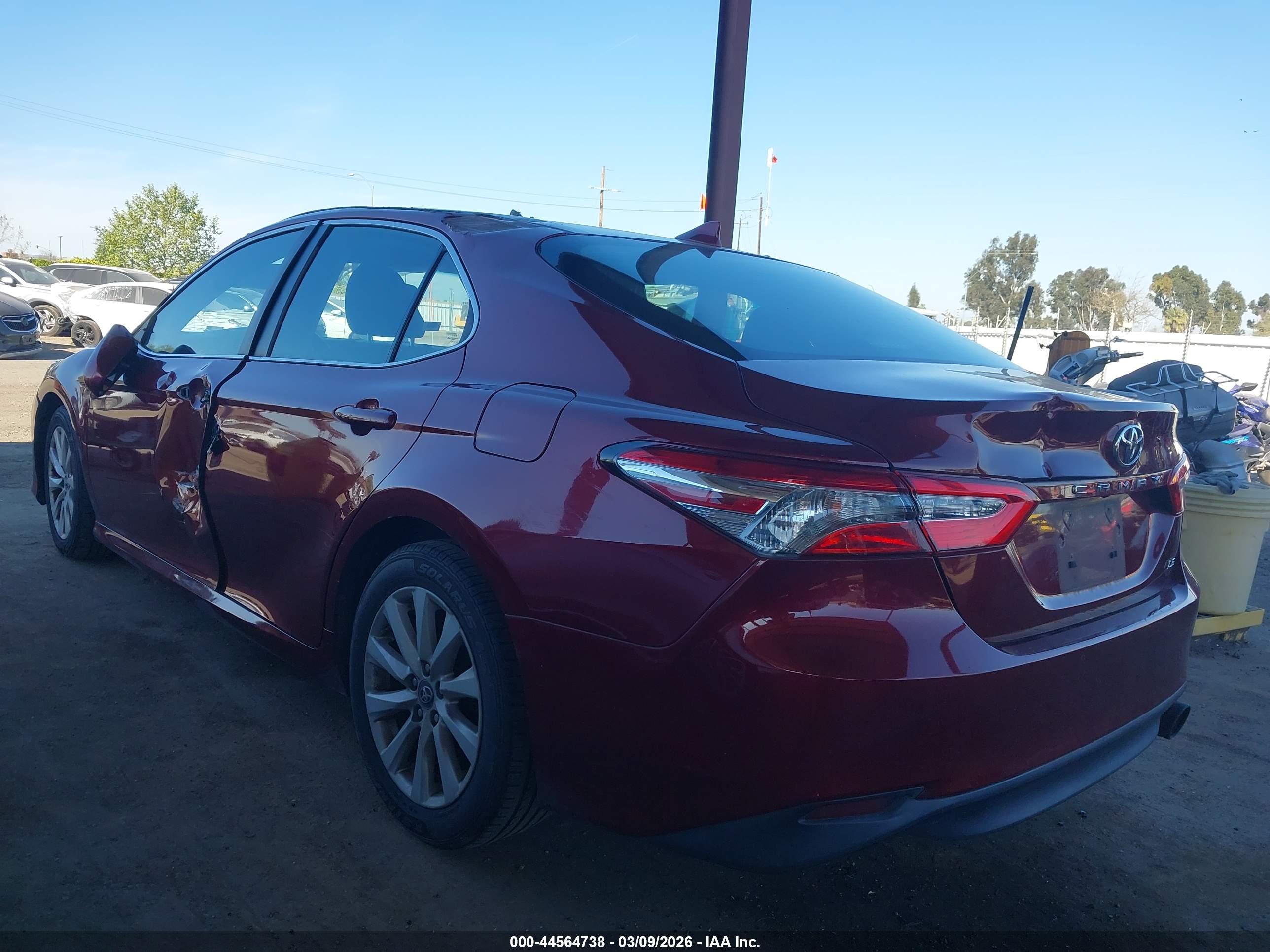 TOYOTA CAMRY image 3