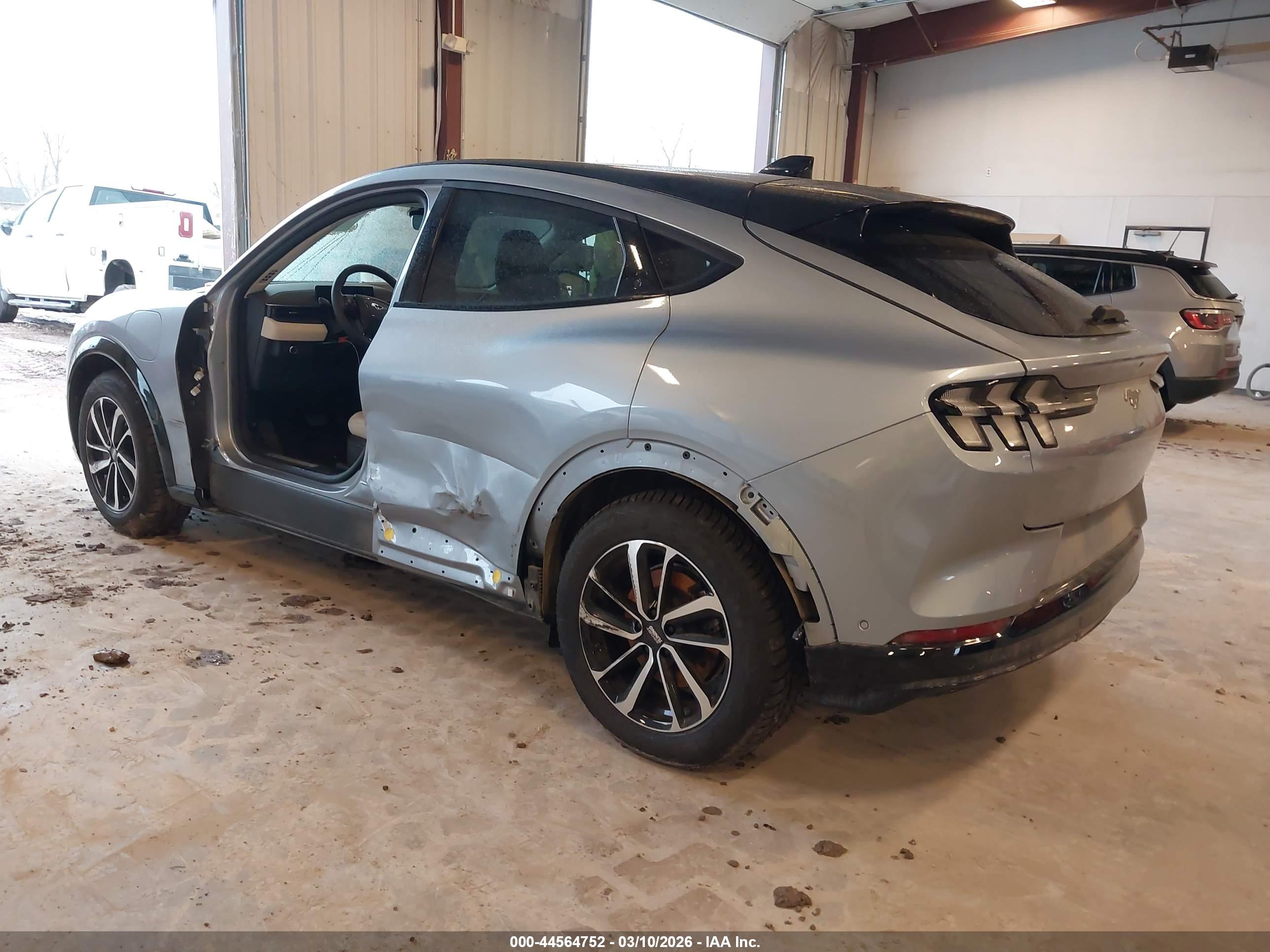 FORD MUSTANG image 3