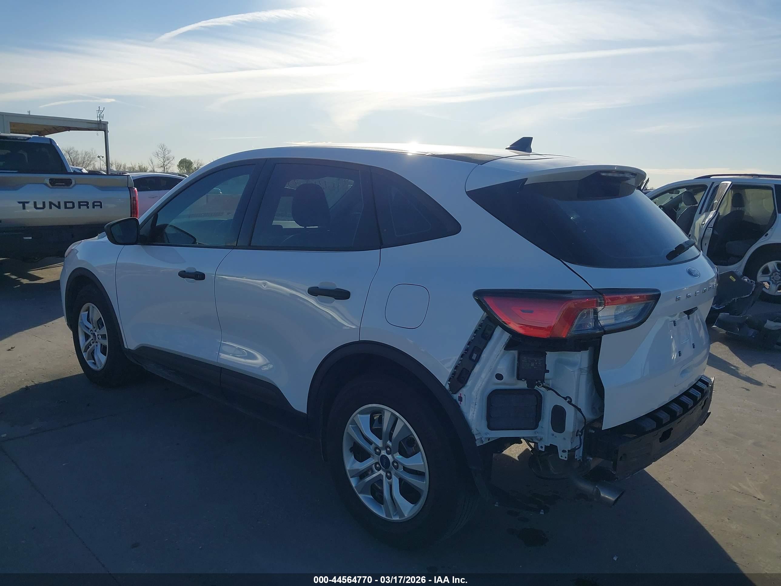 FORD ESCAPE image 3