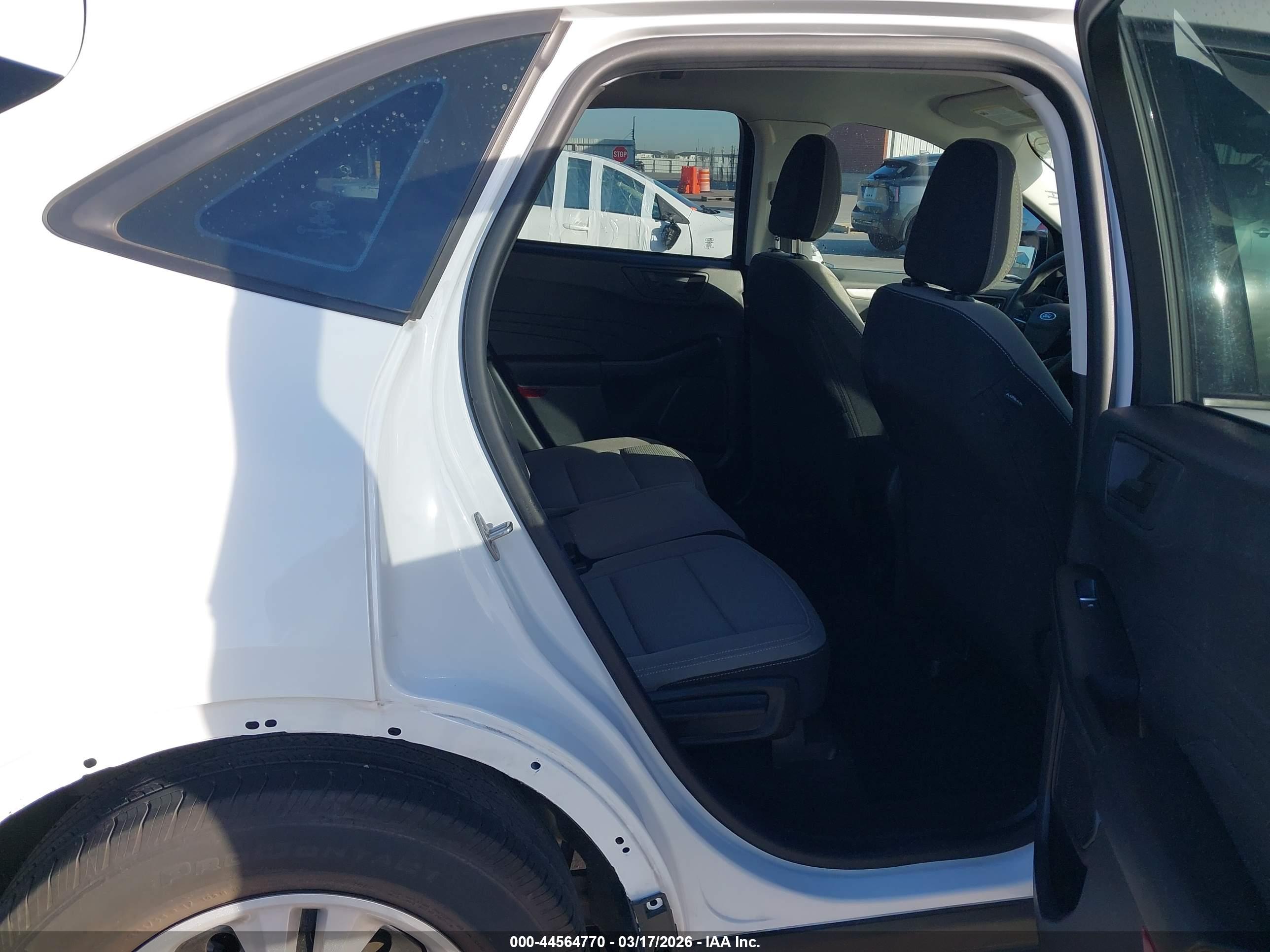 FORD ESCAPE image 8