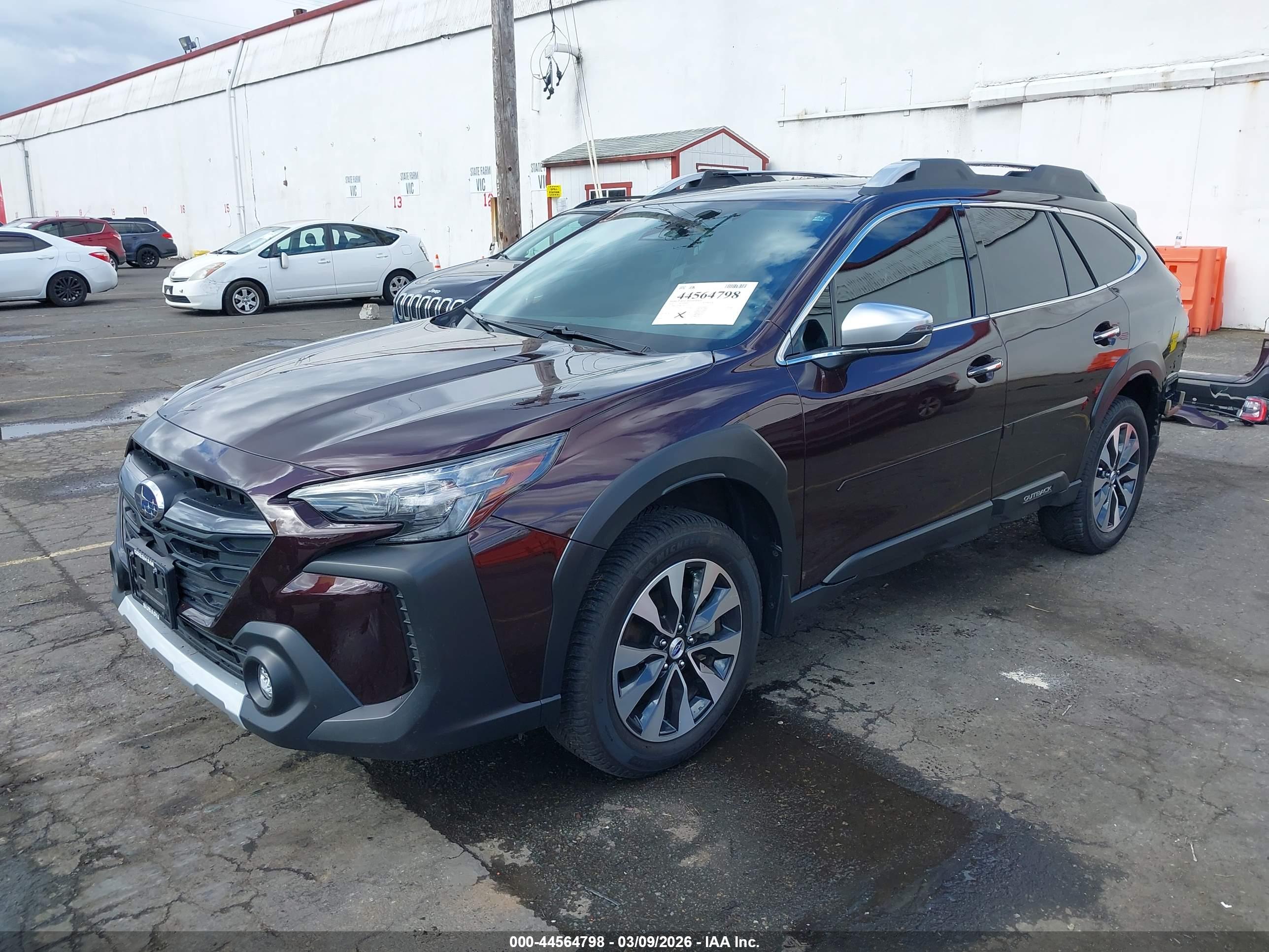 SUBARU OUTBACK image 2
