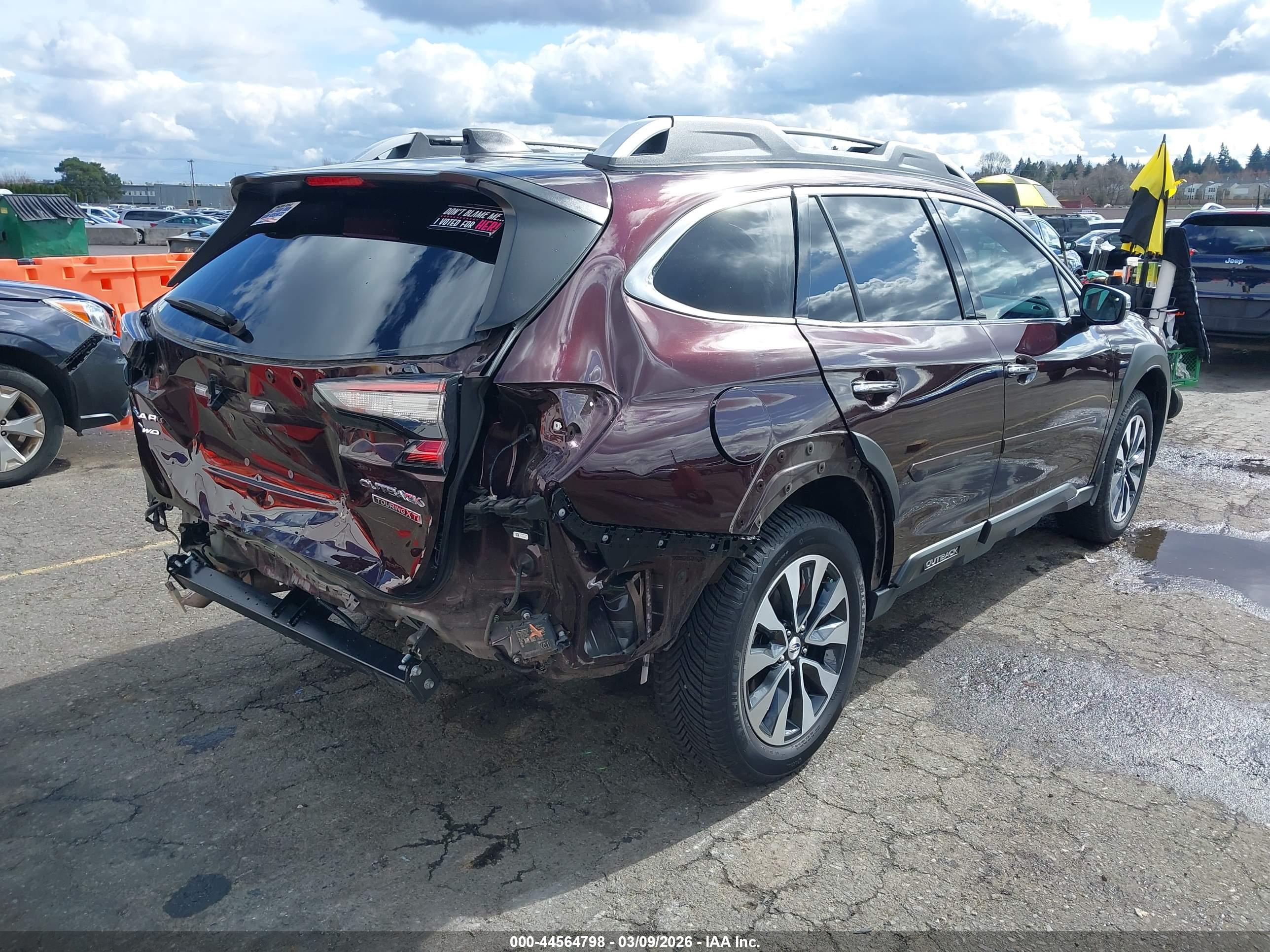SUBARU OUTBACK image 4