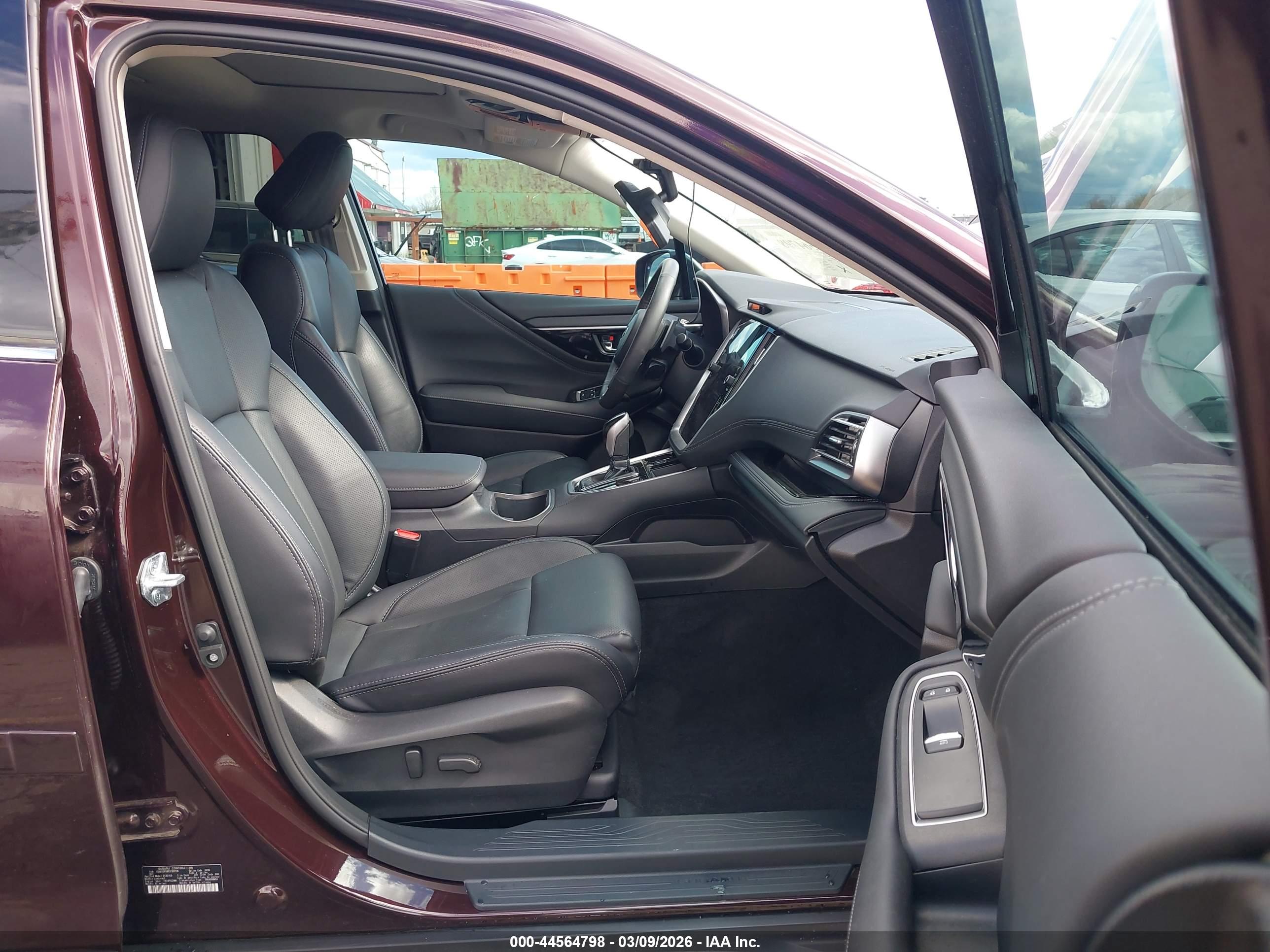 SUBARU OUTBACK image 5