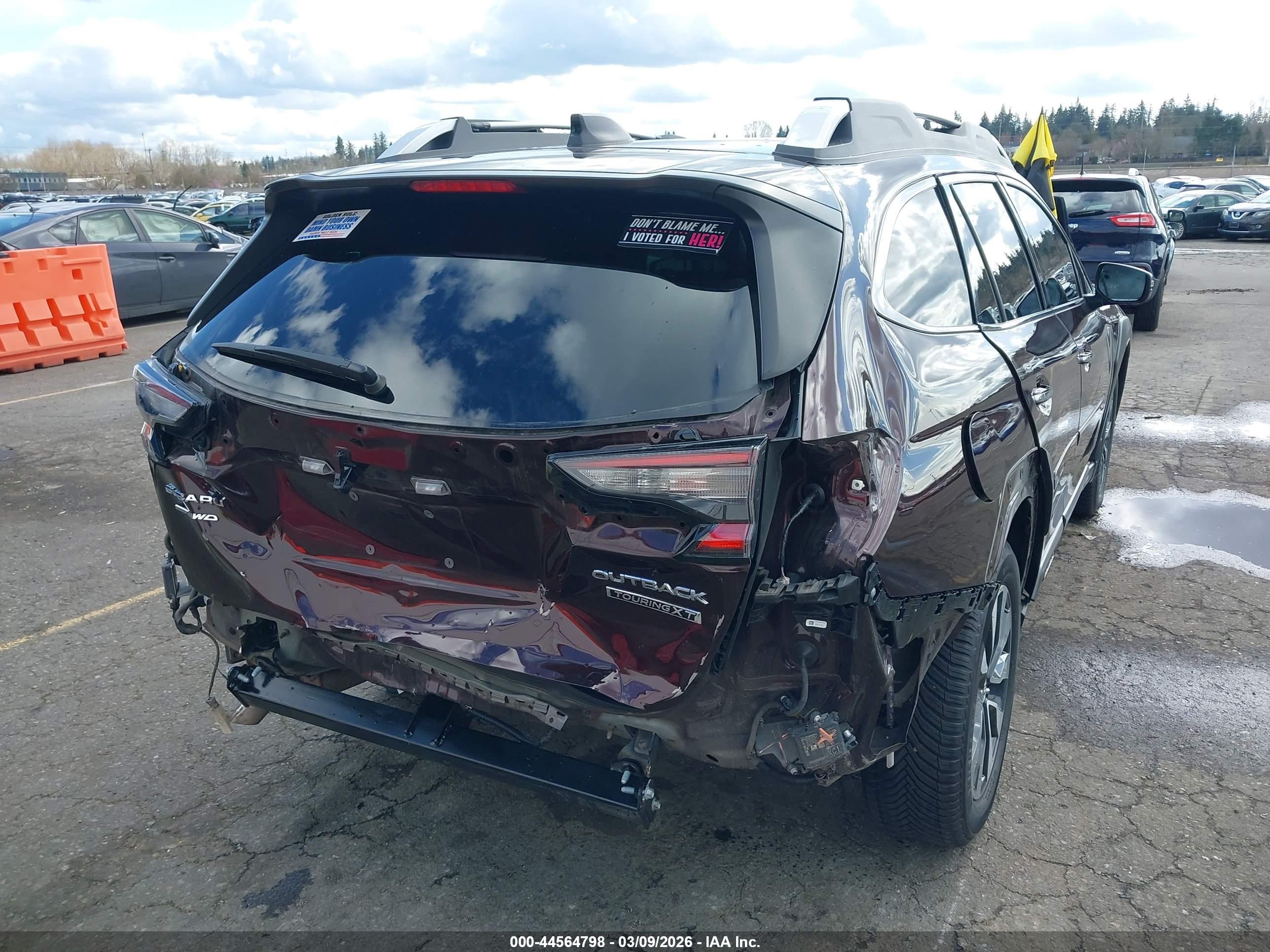 SUBARU OUTBACK image 6
