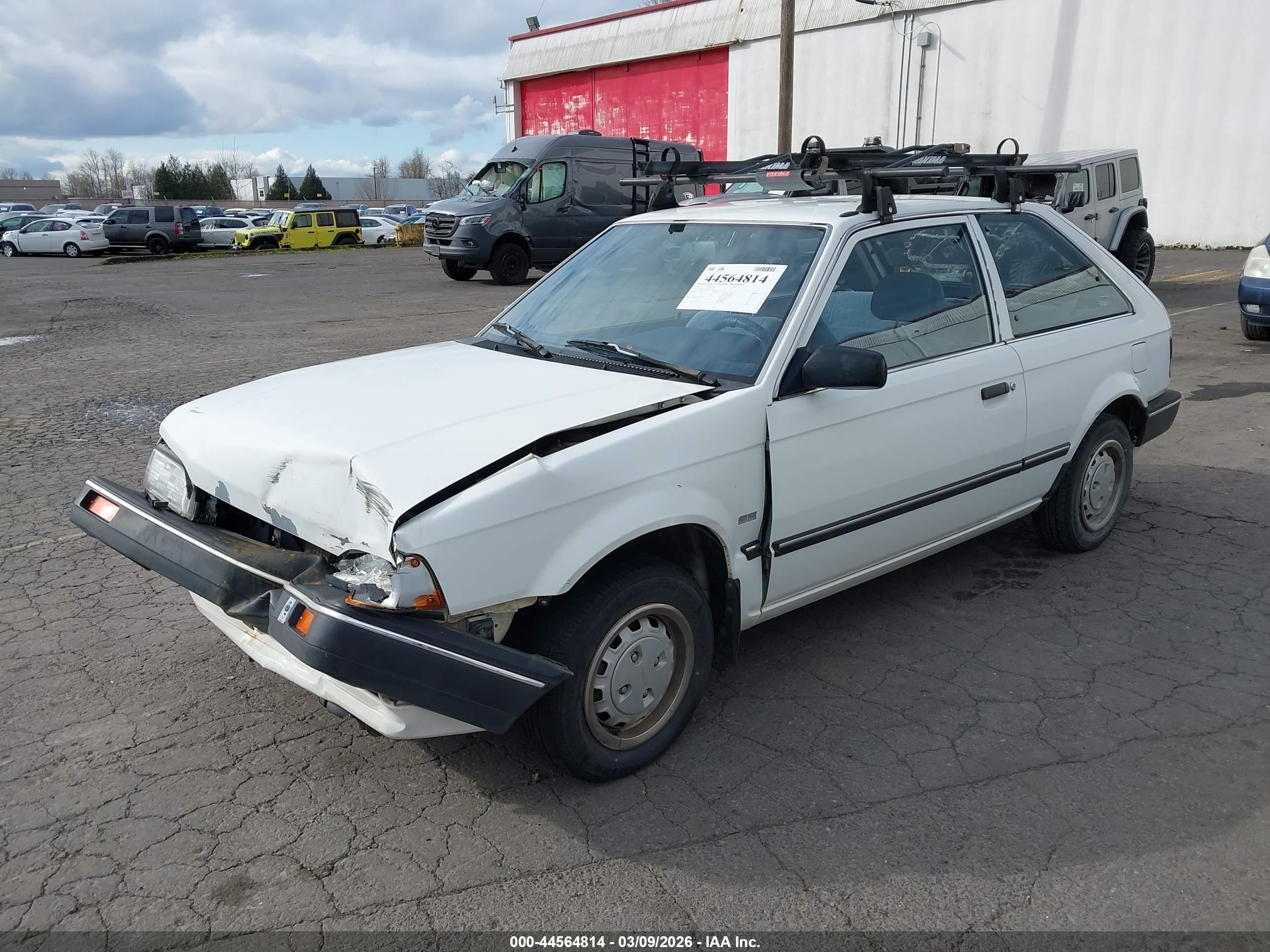 MAZDA 323 image 2