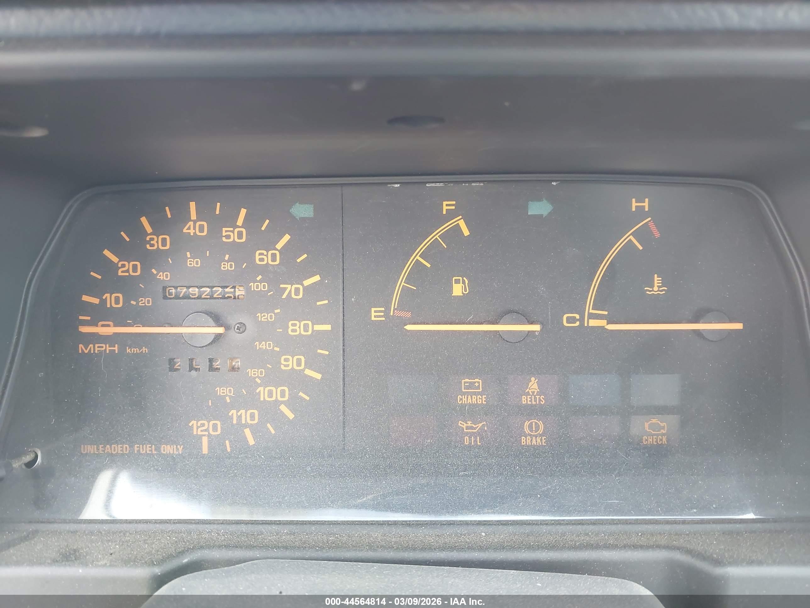 MAZDA 323 image 7