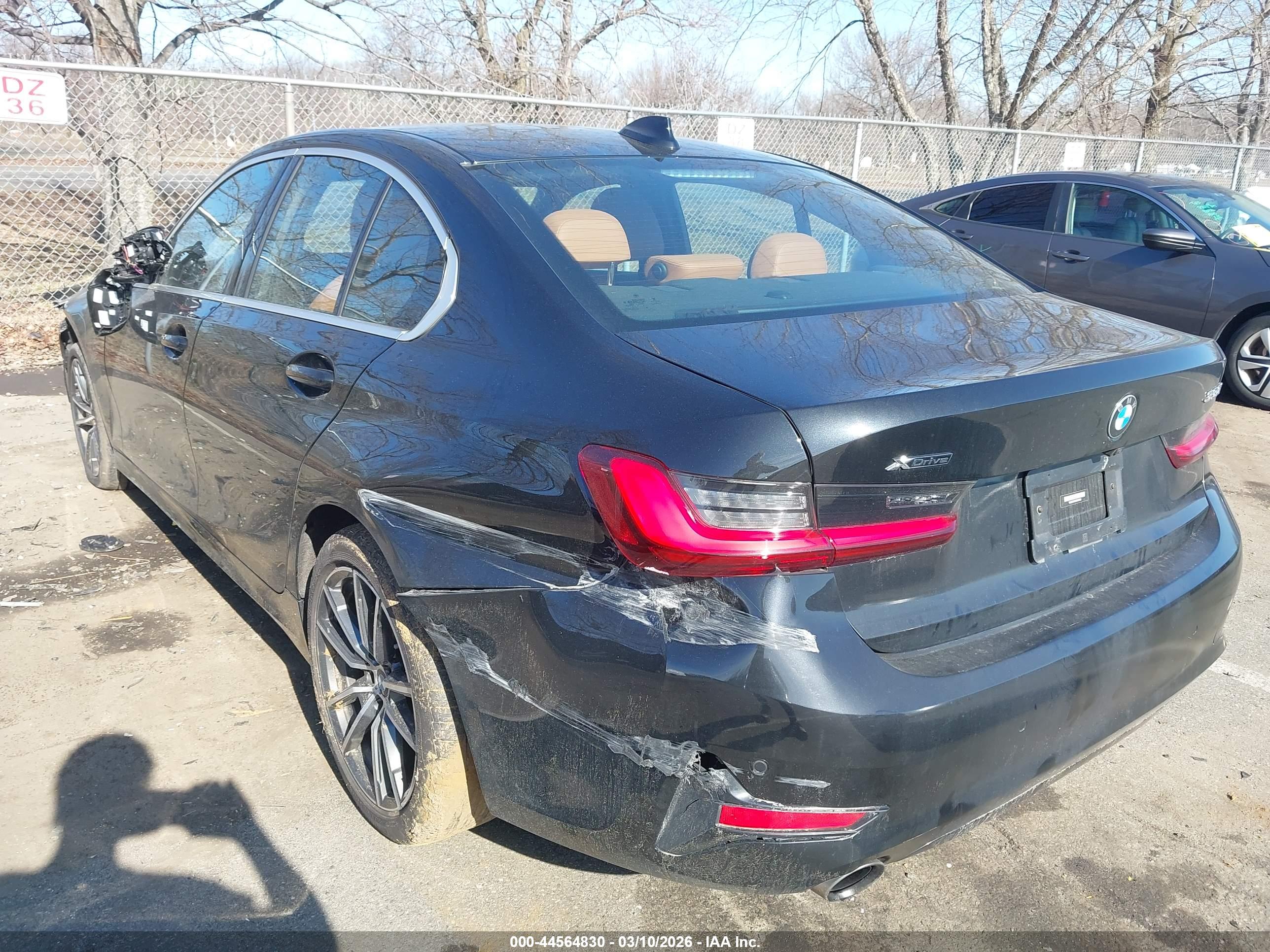 BMW 330I image 3
