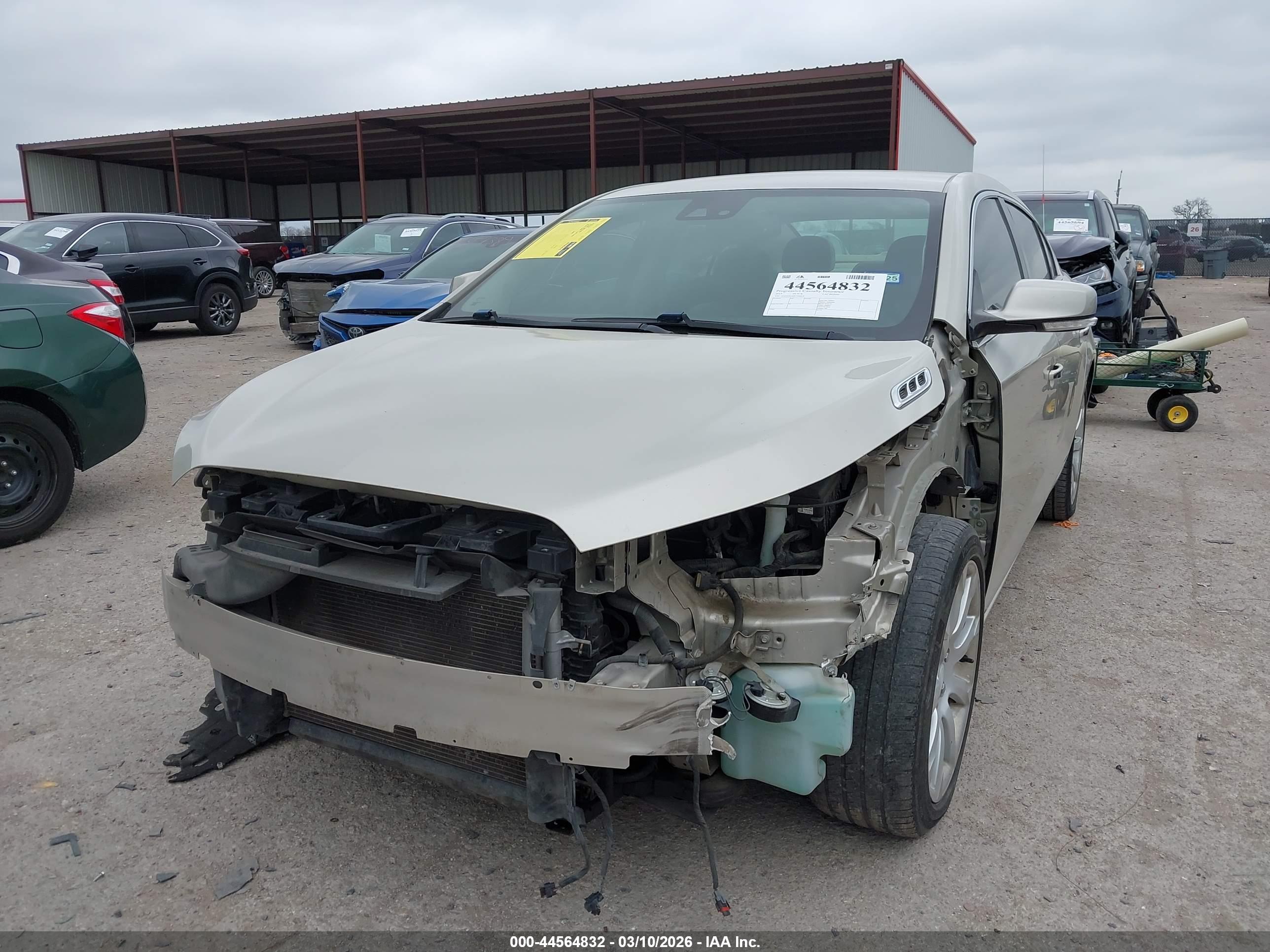 BUICK LACROSSE image 2
