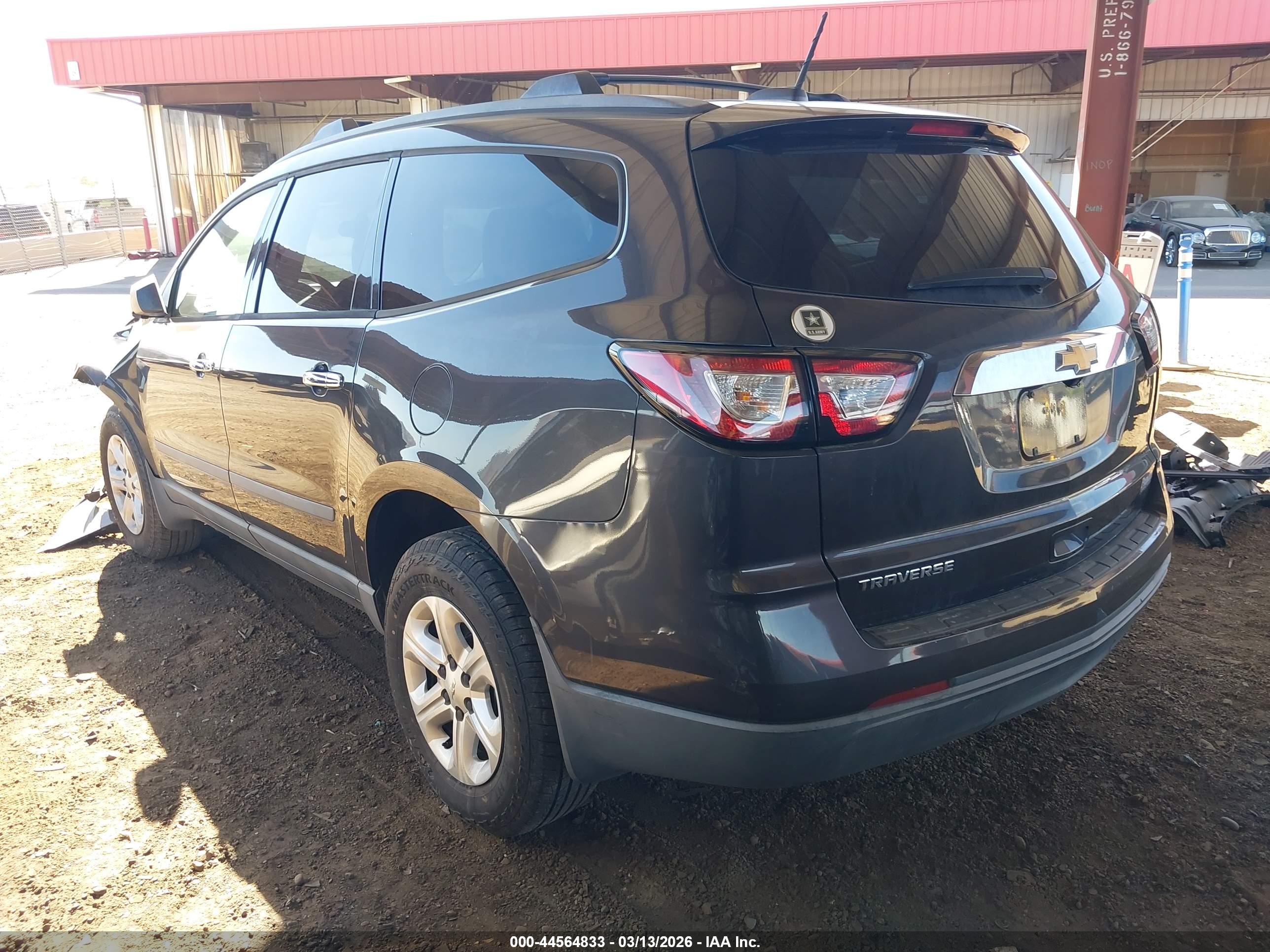 CHEVROLET TRAVERSE image 3