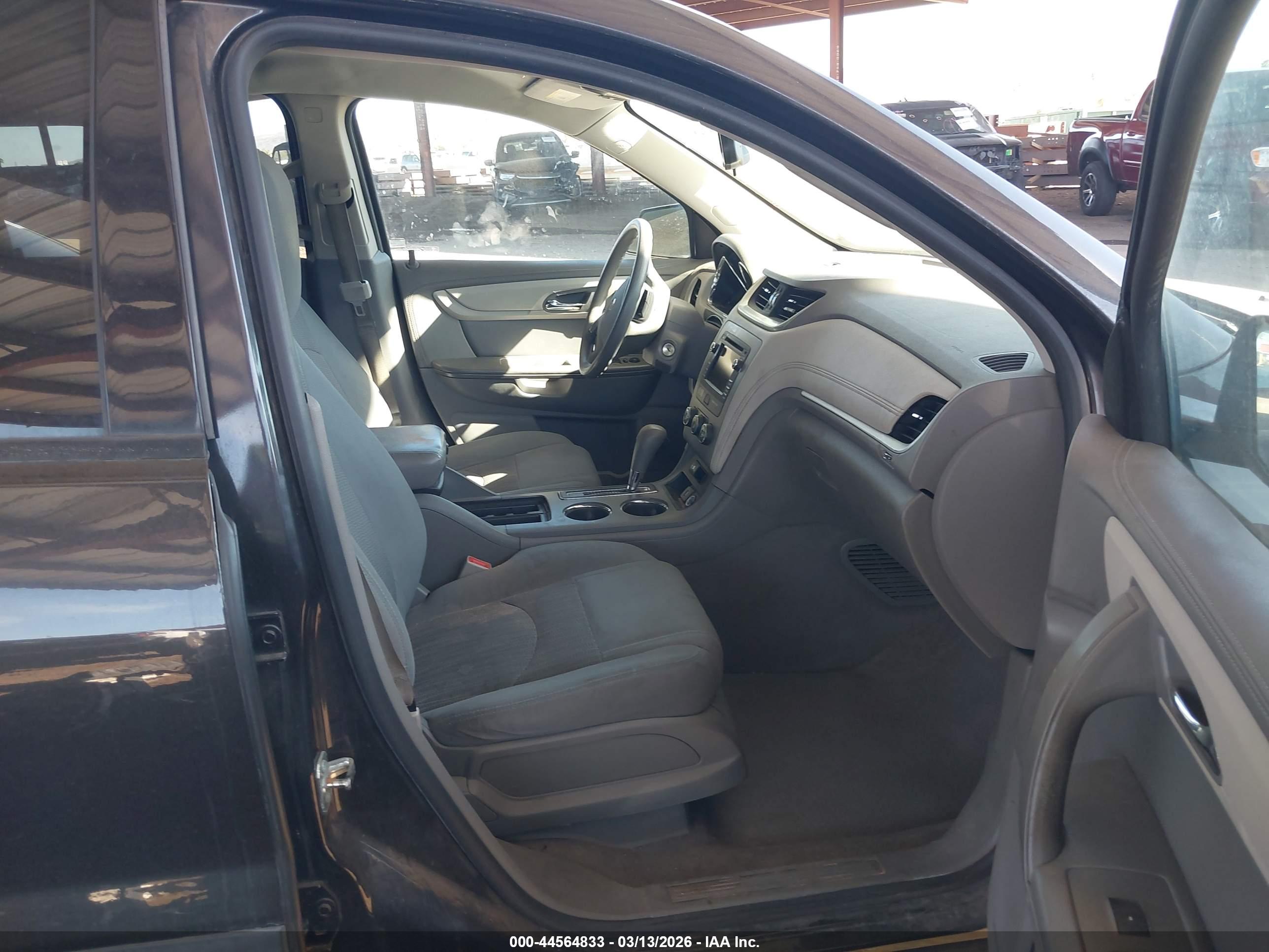 CHEVROLET TRAVERSE image 5