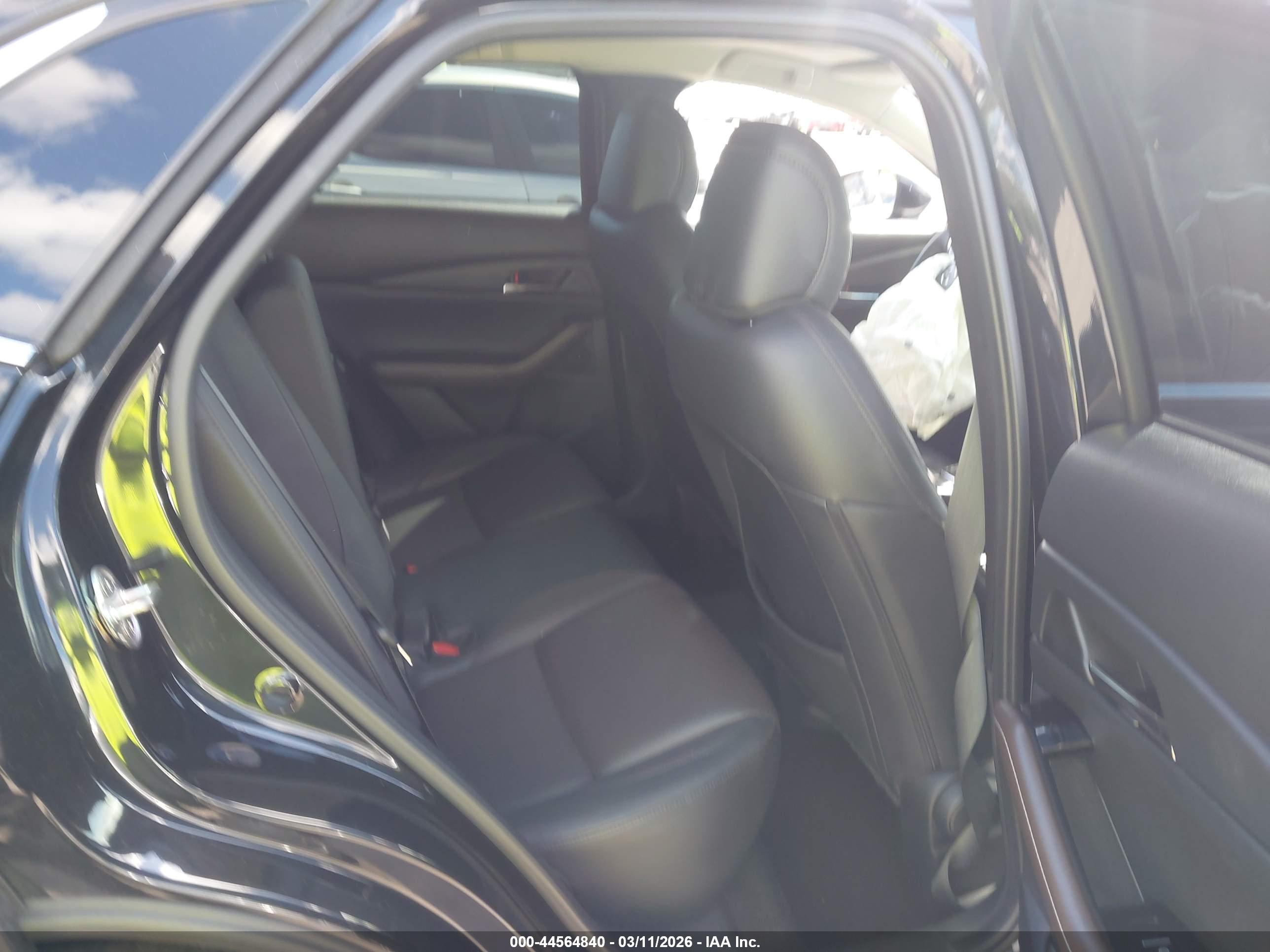 MAZDA CX-30 image 8