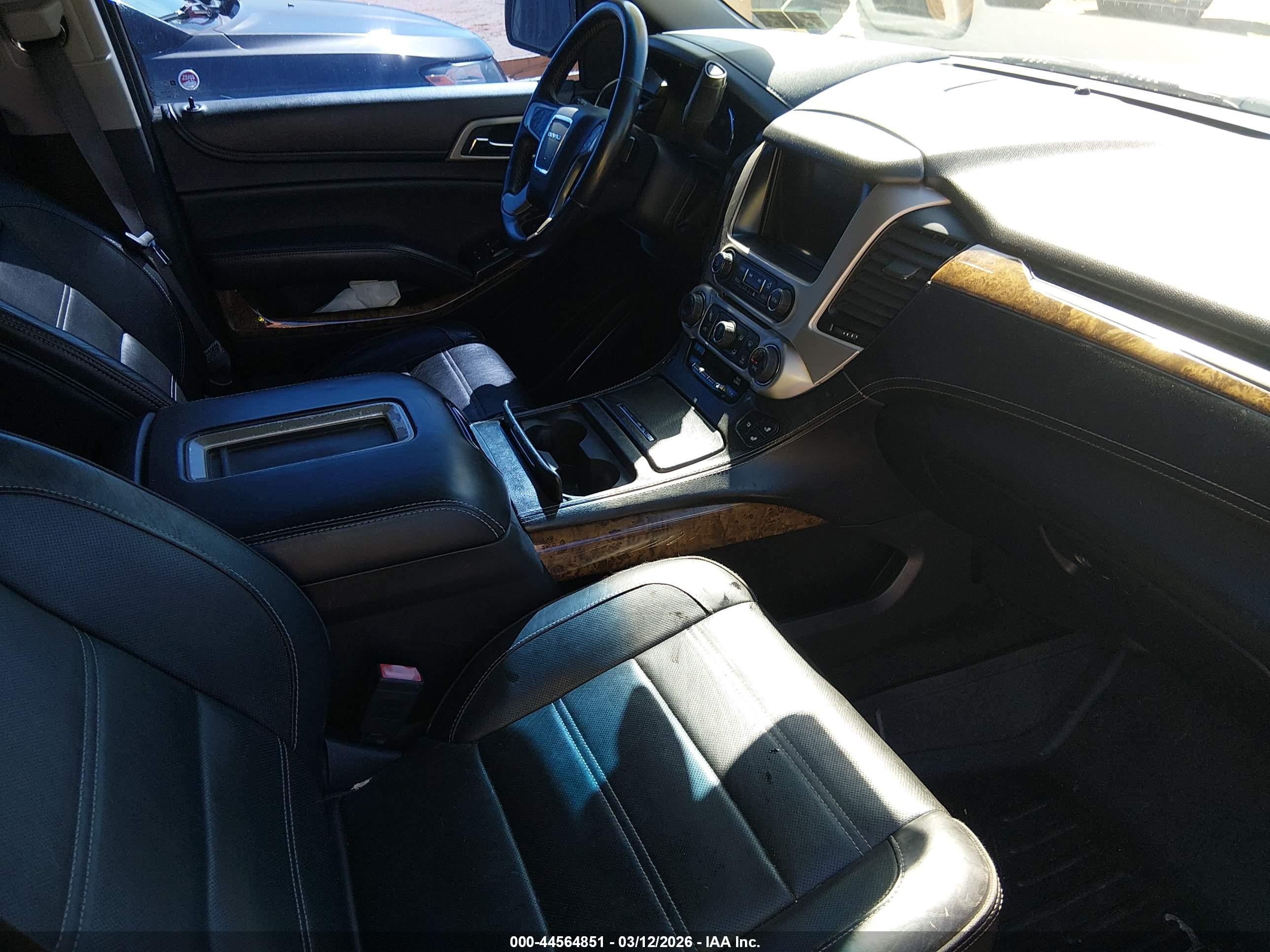 GMC YUKON image 5