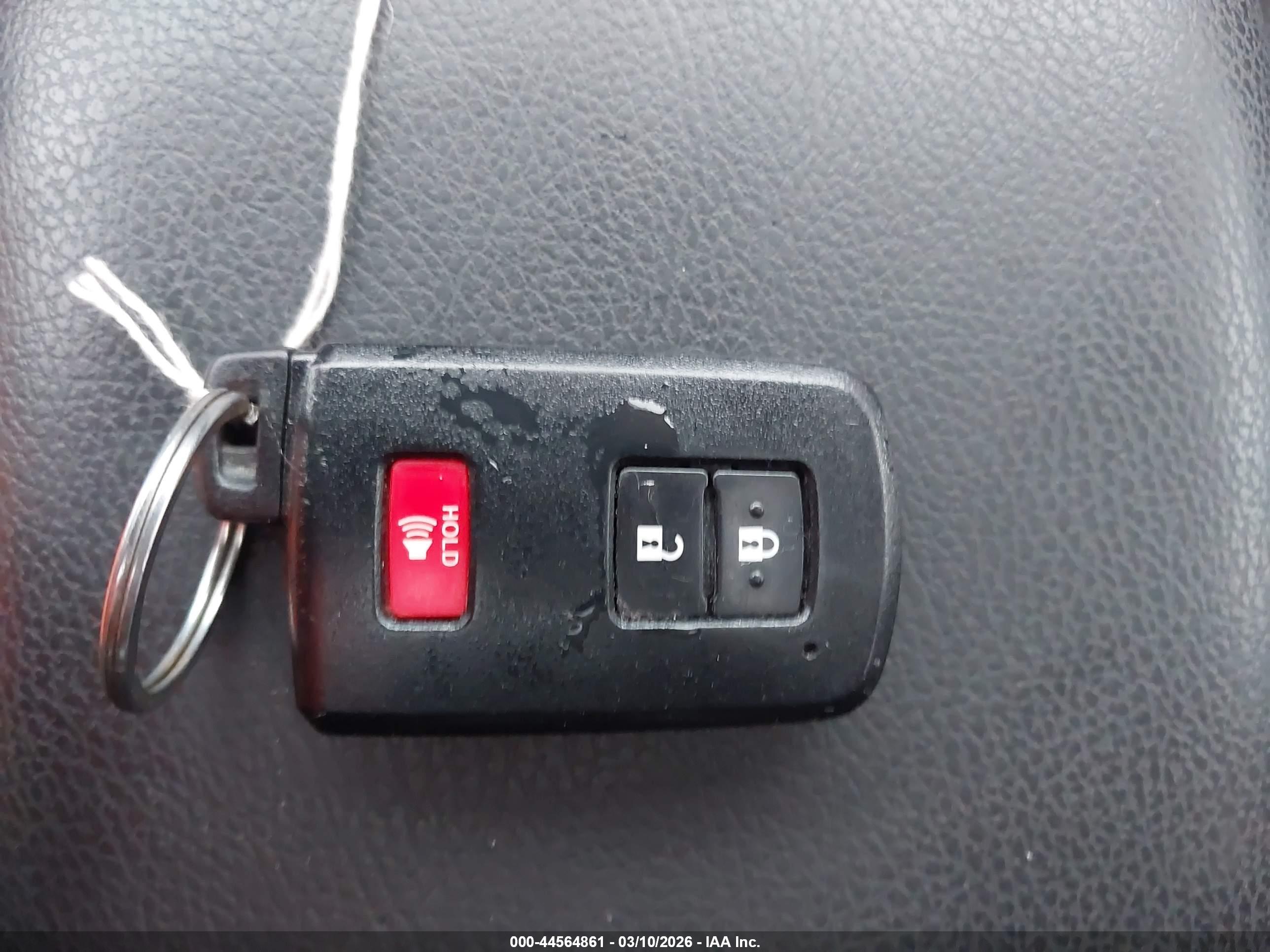 TOYOTA RAV4 image 11