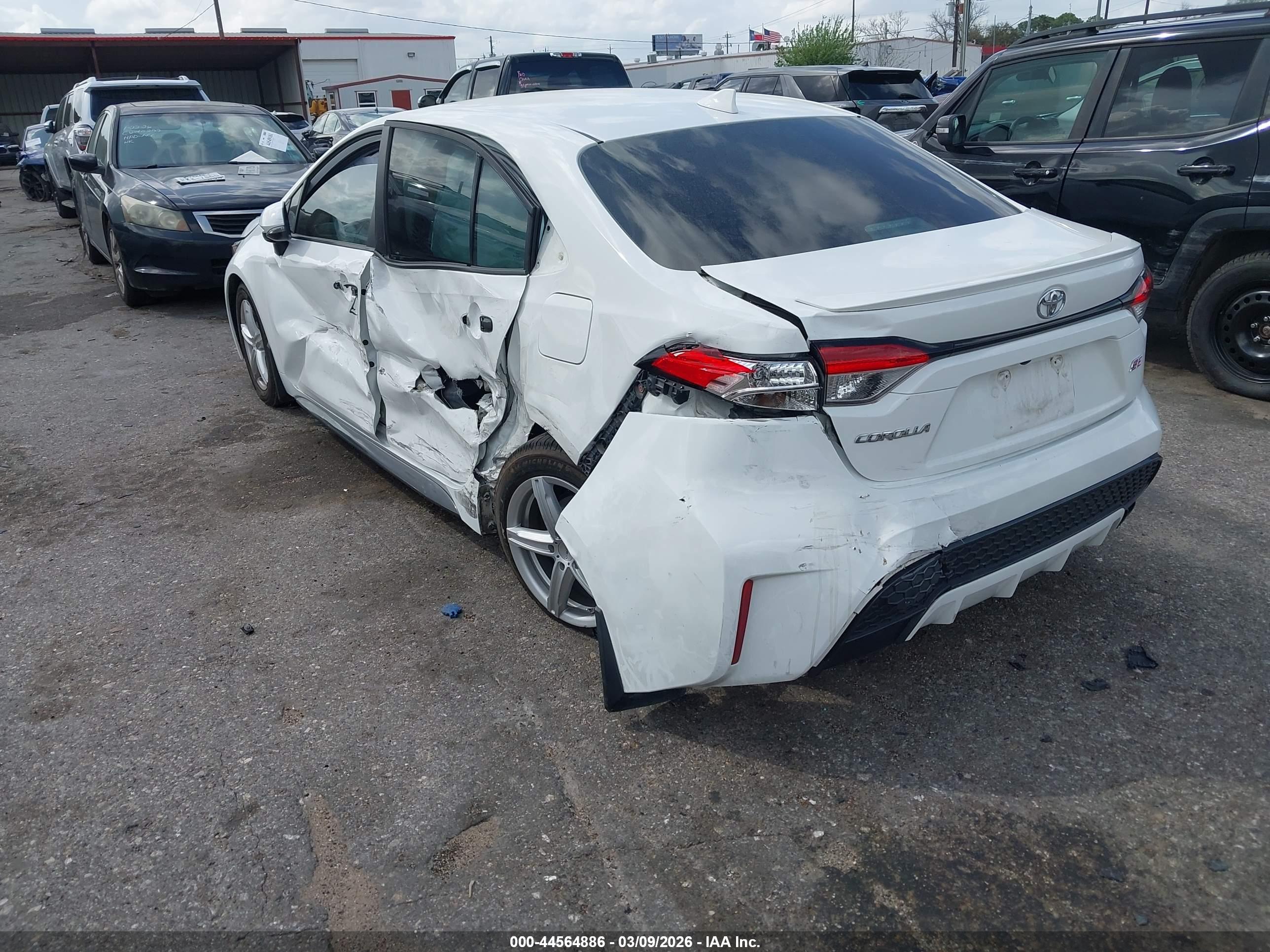 TOYOTA COROLLA image 3