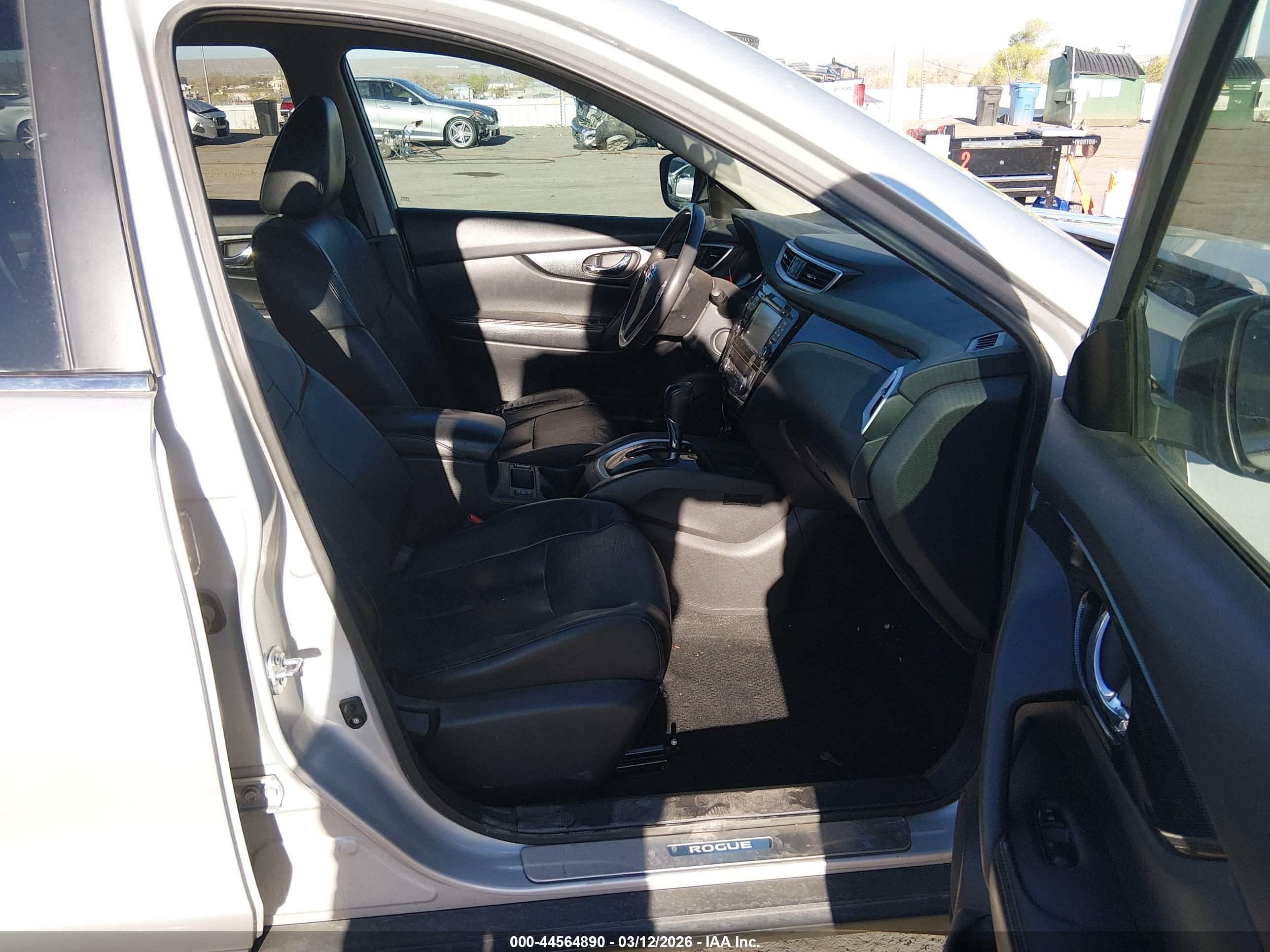 NISSAN ROGUE image 5