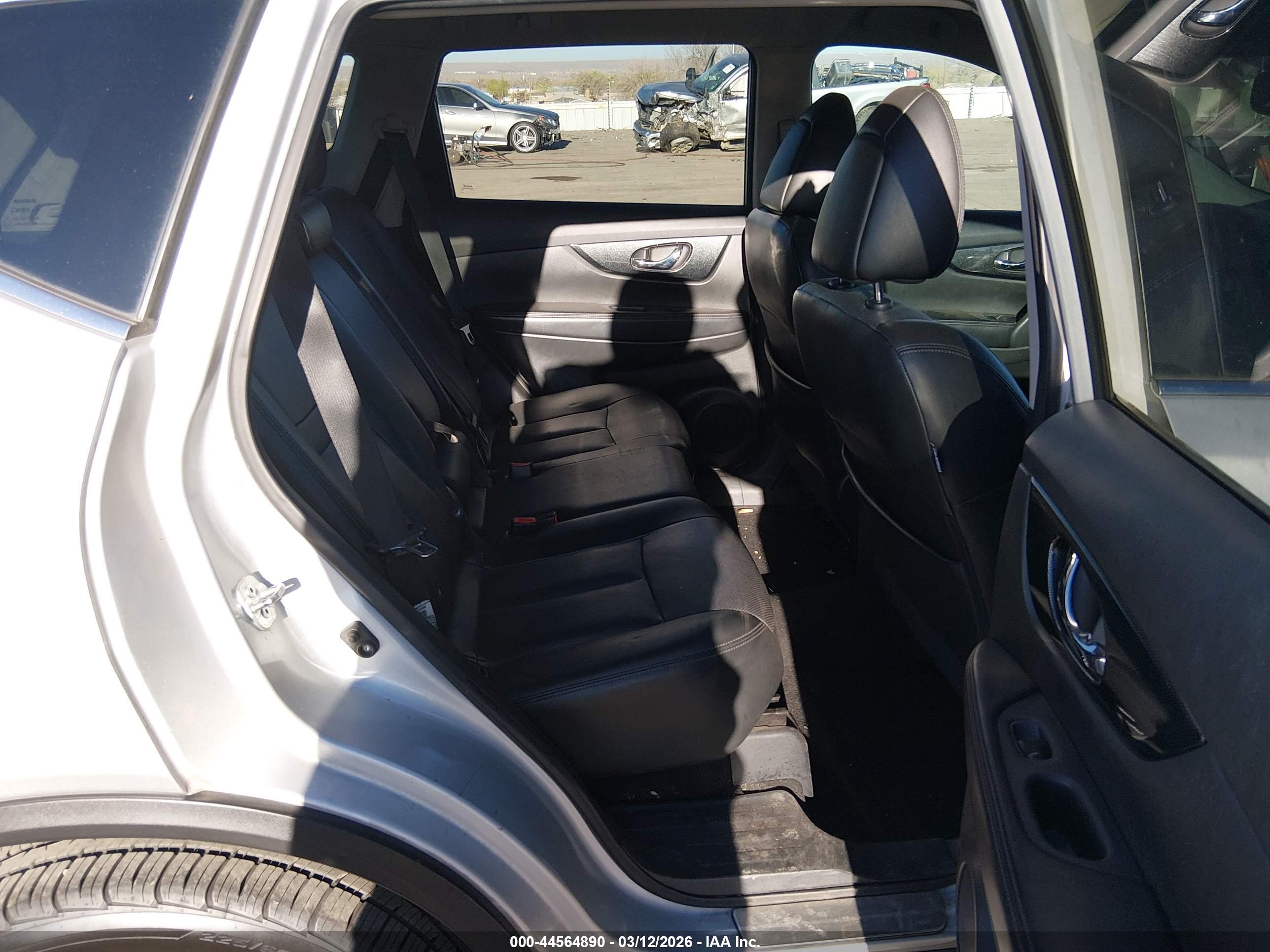 NISSAN ROGUE image 8