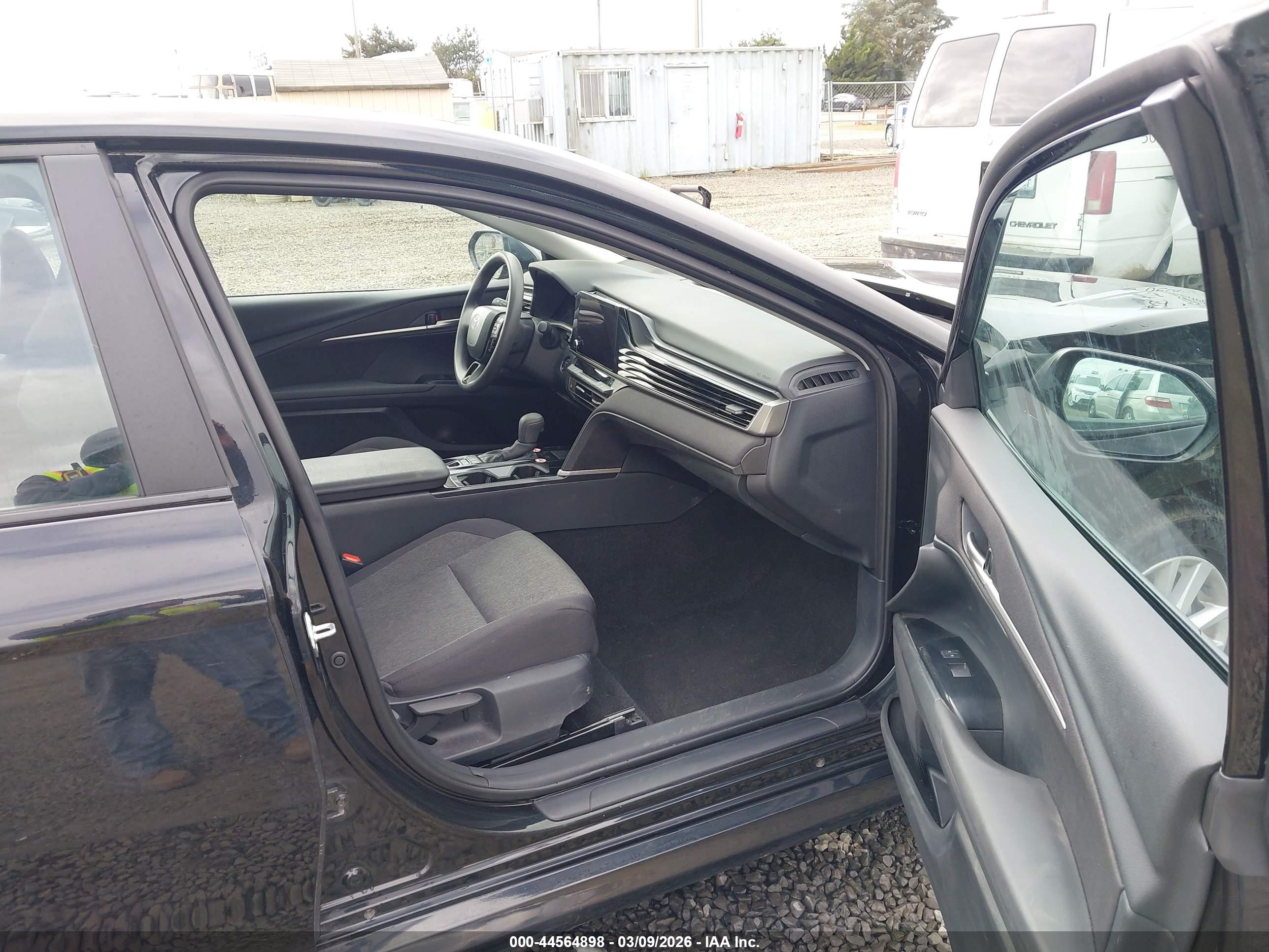 TOYOTA CAMRY image 5