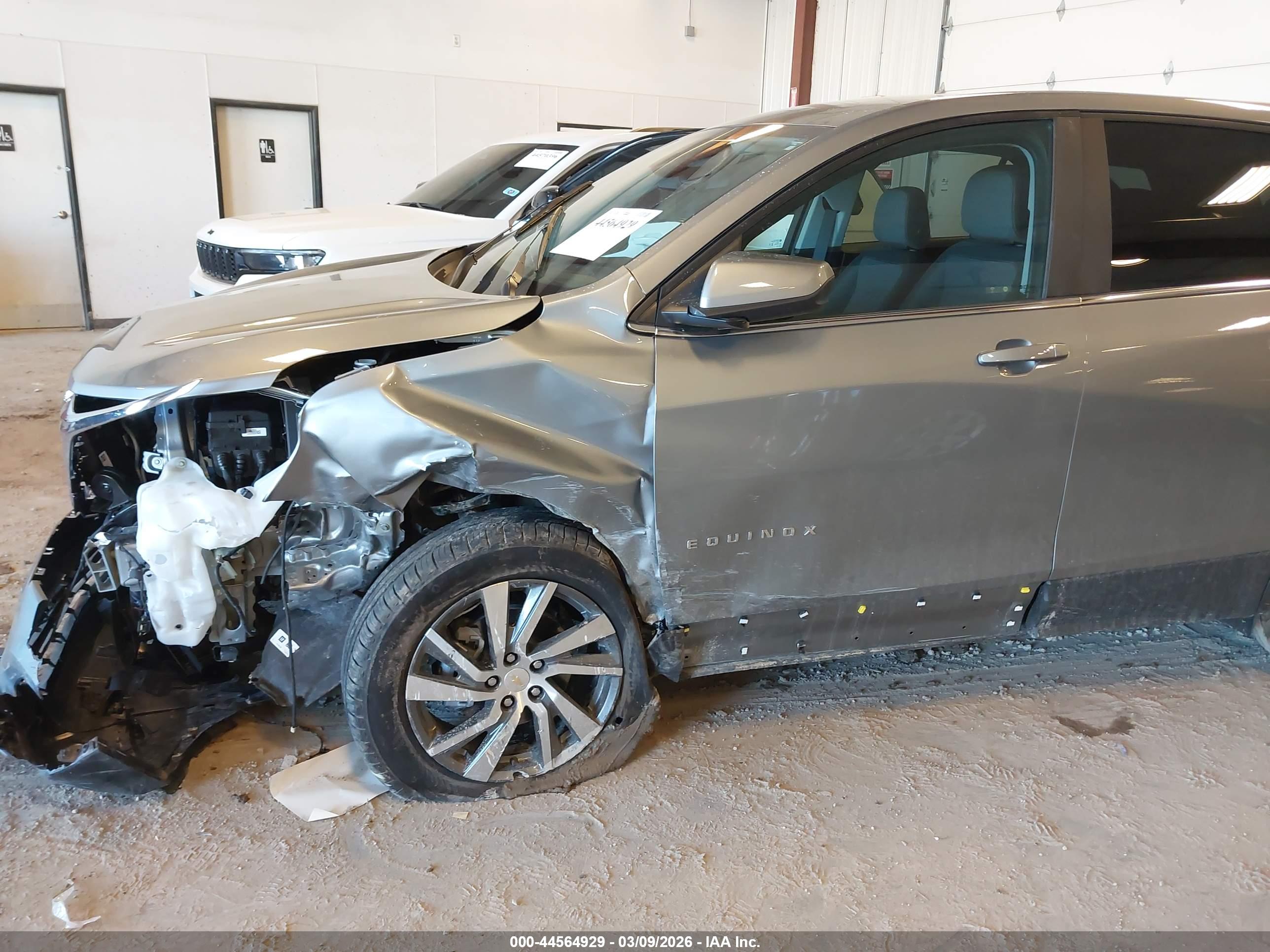 CHEVROLET EQUINOX image 6