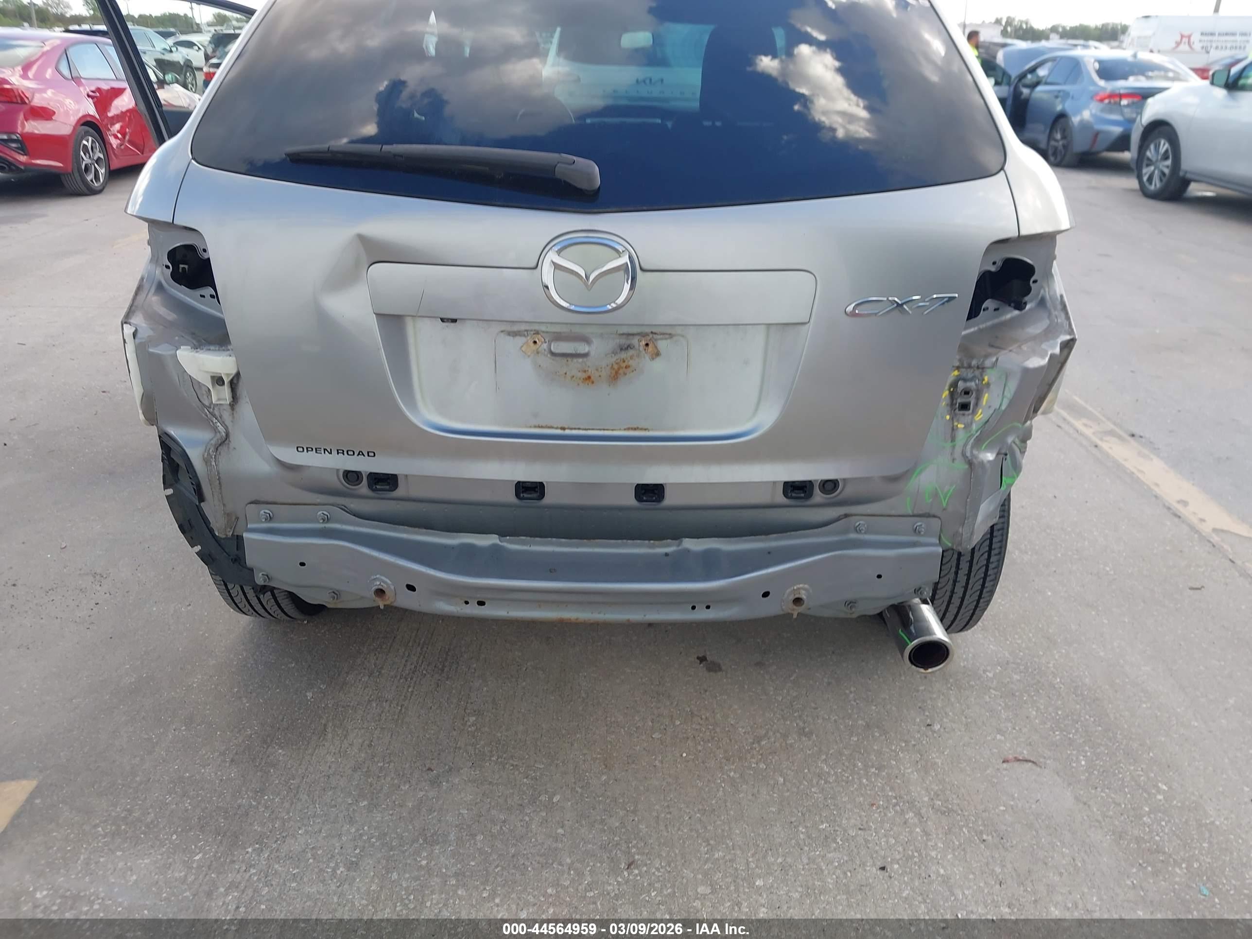 MAZDA CX-7 image 6