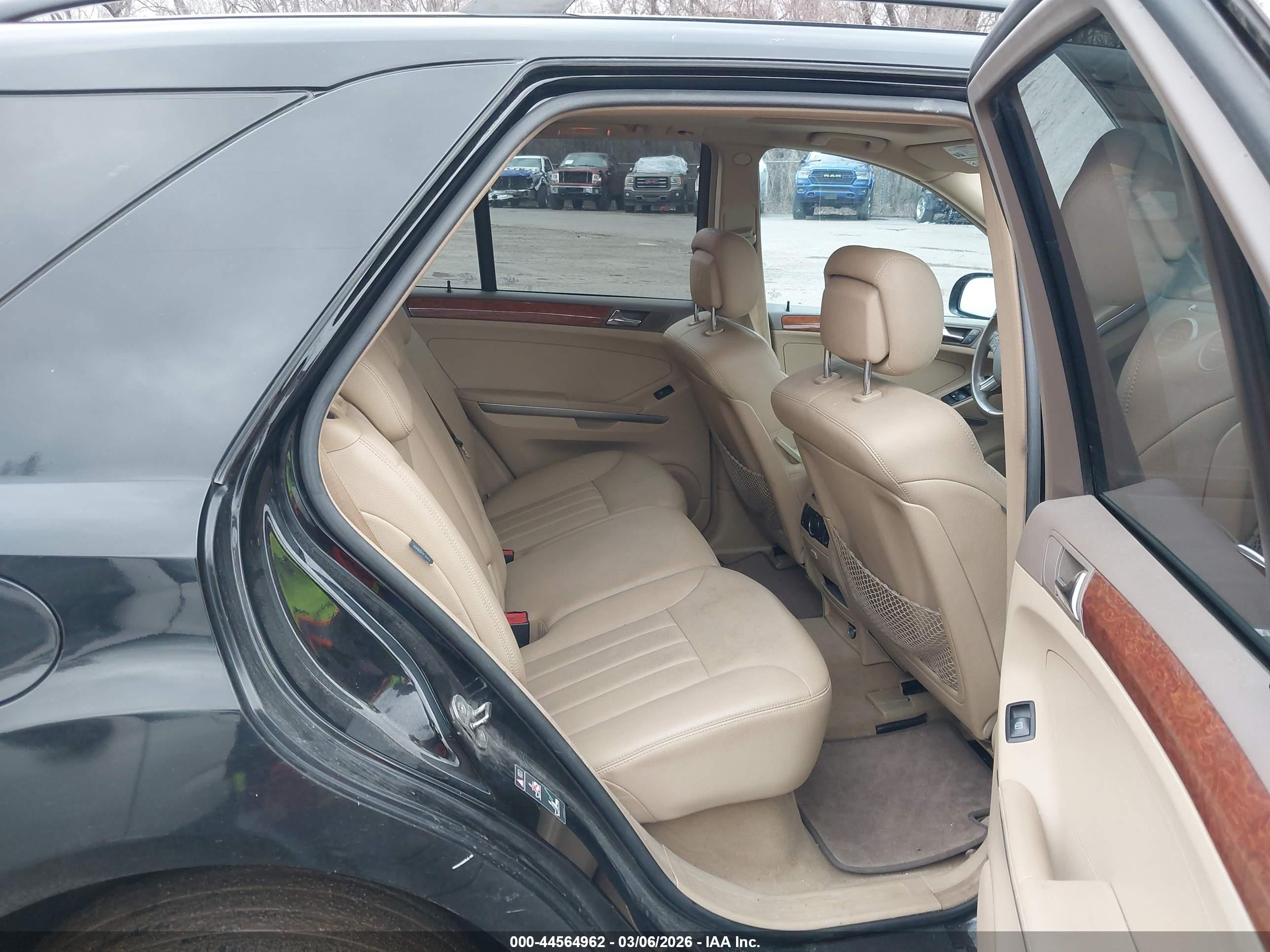 MERCEDES-BENZ ML image 8