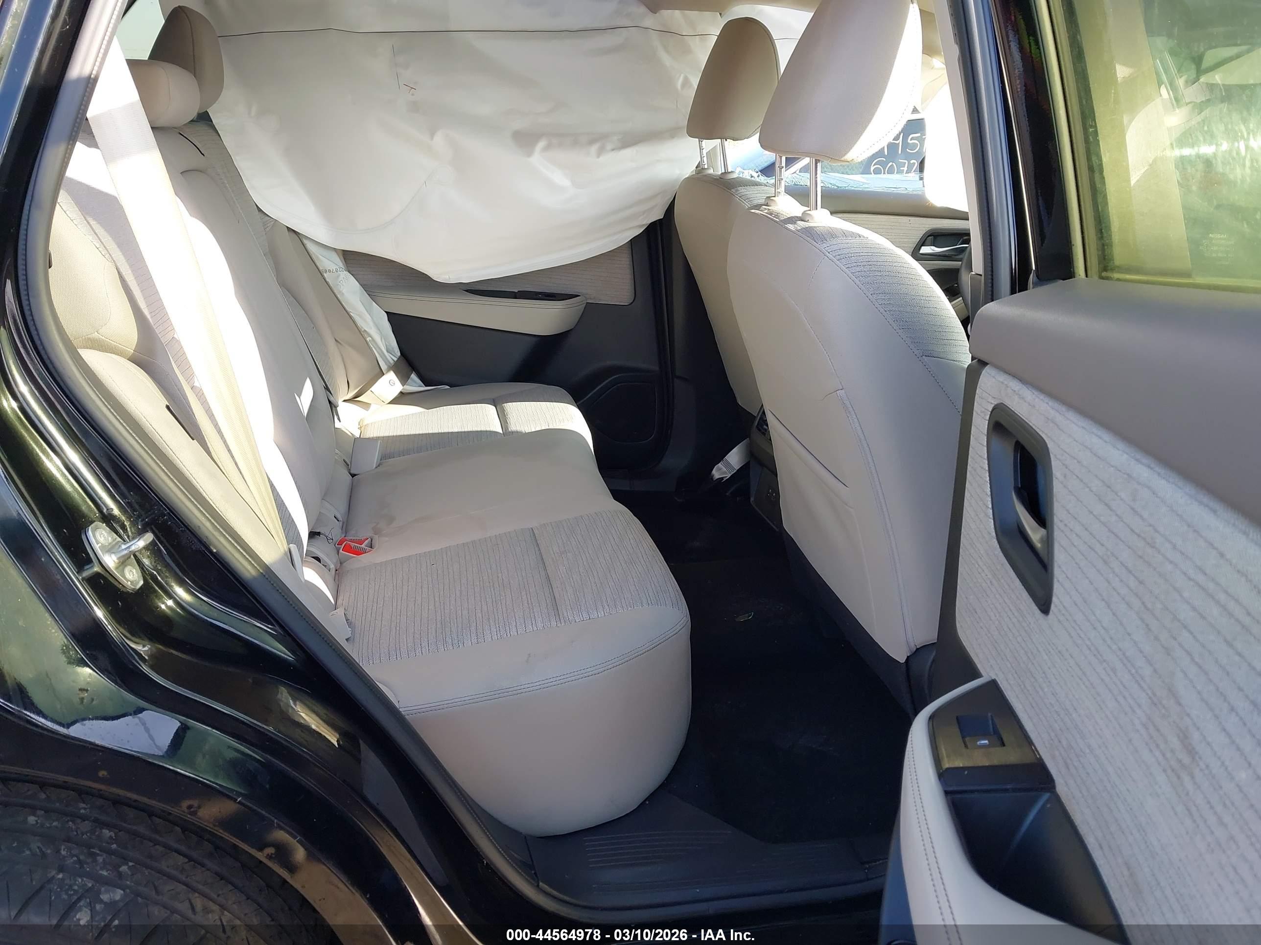 NISSAN ROGUE image 8