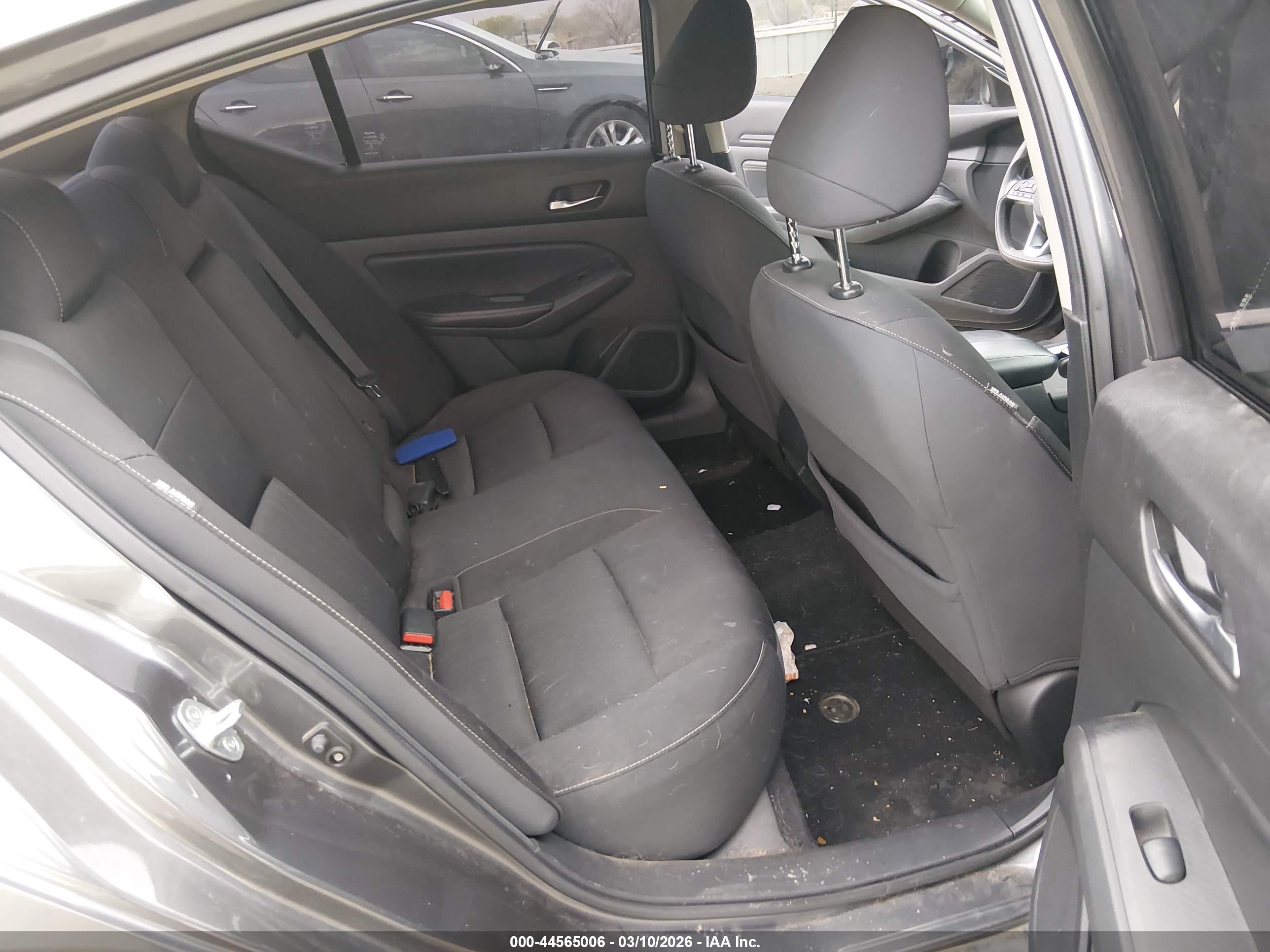 NISSAN ALTIMA image 8