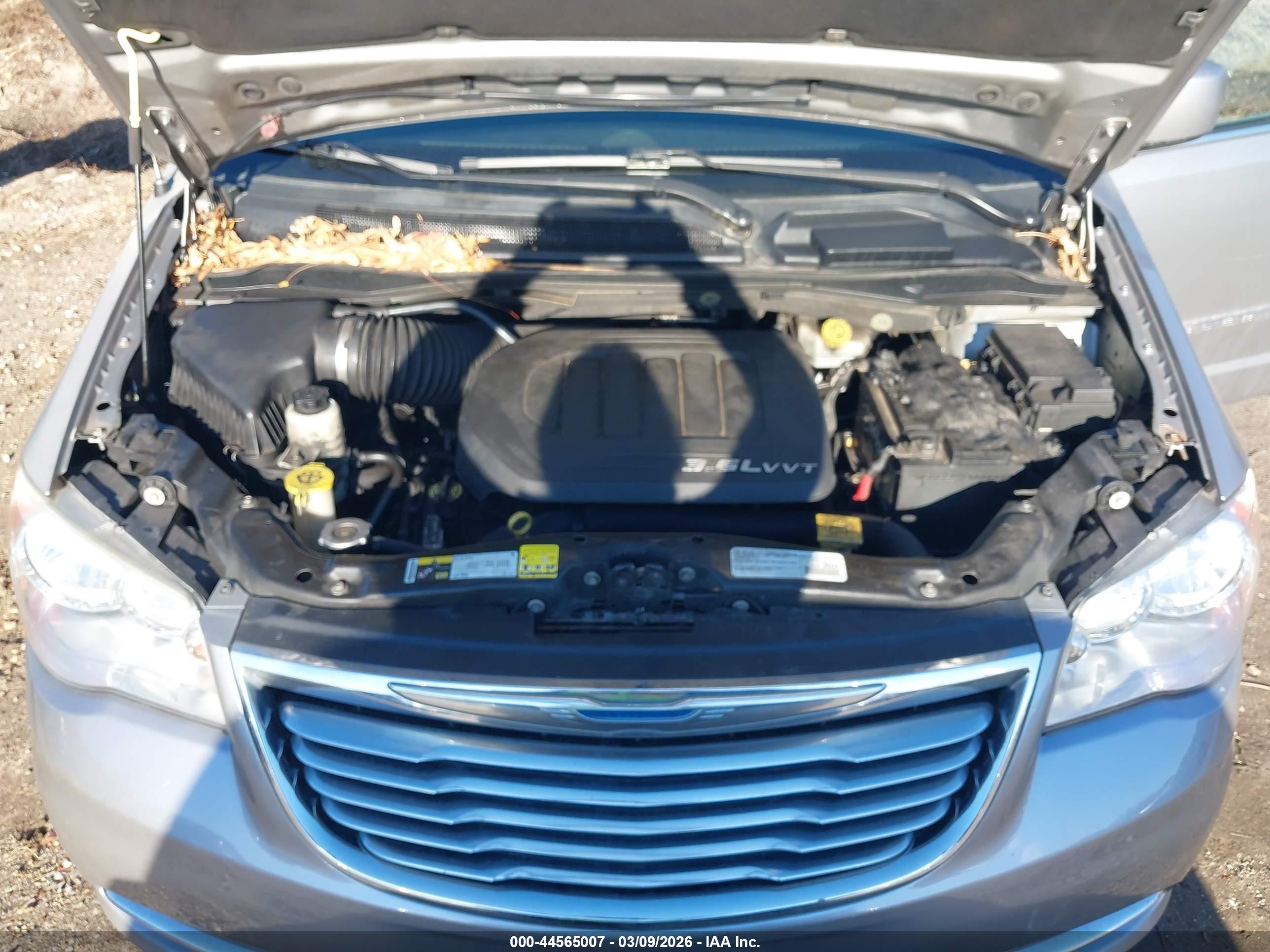 CHRYSLER TOWN image 10