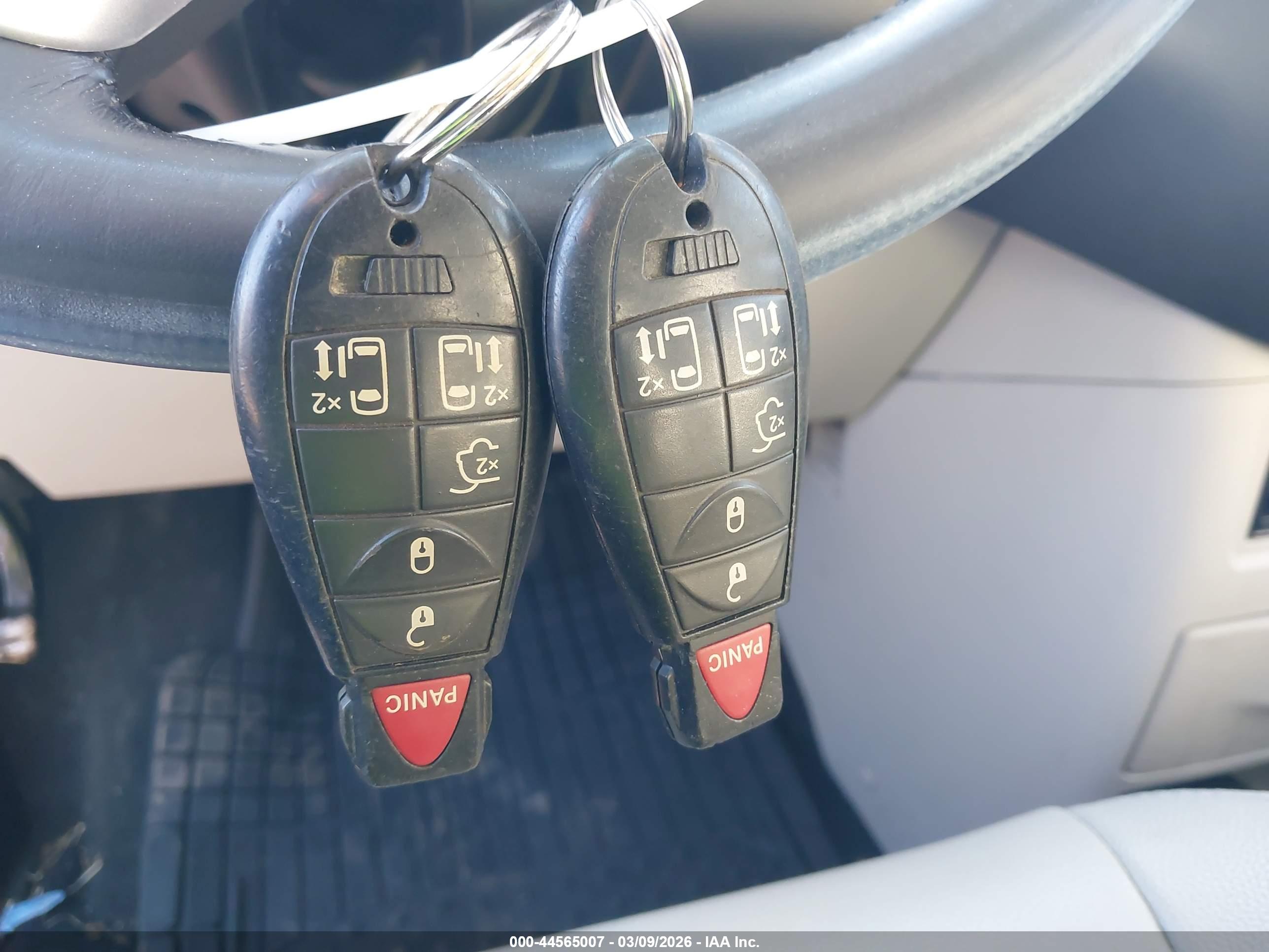 CHRYSLER TOWN image 11