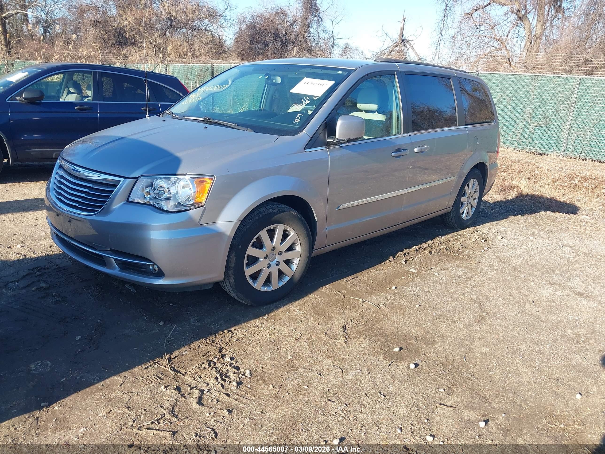 CHRYSLER TOWN image 2